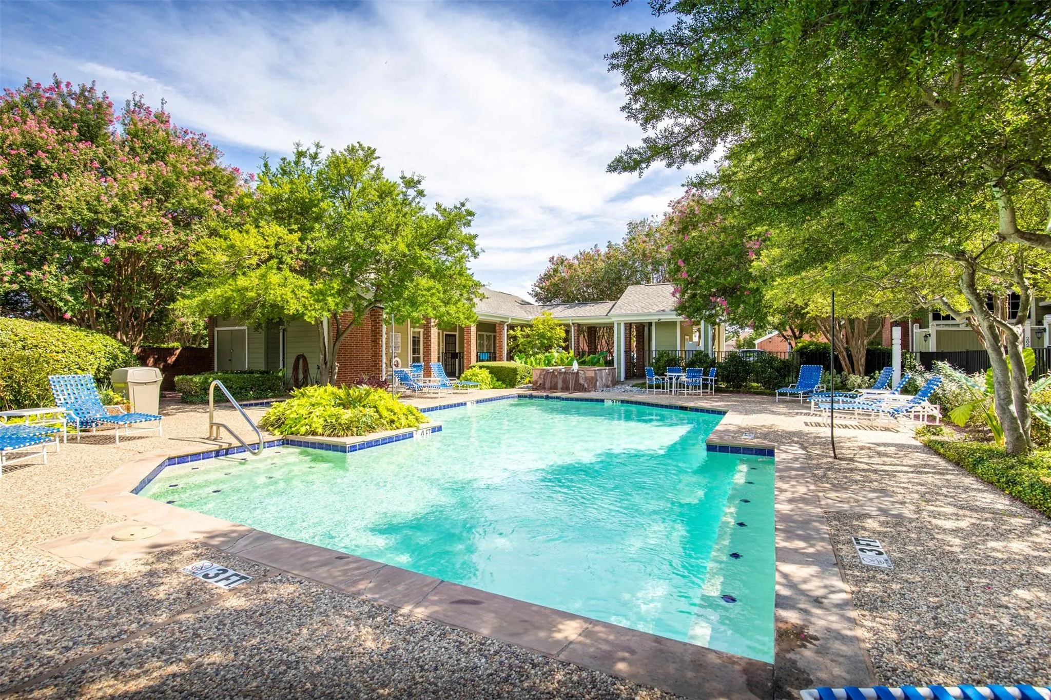 Condominium For Sale in Collin County , 6220 Bentwood Trail 1805, Dallas, Texas 75252, 2 Bedroom, 2 Bathroom, 1 Garage spaces, 971 Sqft, built in 1984, mls#21400213, Real Estate Agent in Dallas, Homes For Sale in Collin county, Homes For Sale in Dallas, Realtor in Dallas Texas, Real Estate Brokerage Independent Realty Texas, Luminita Cordes Realtor
