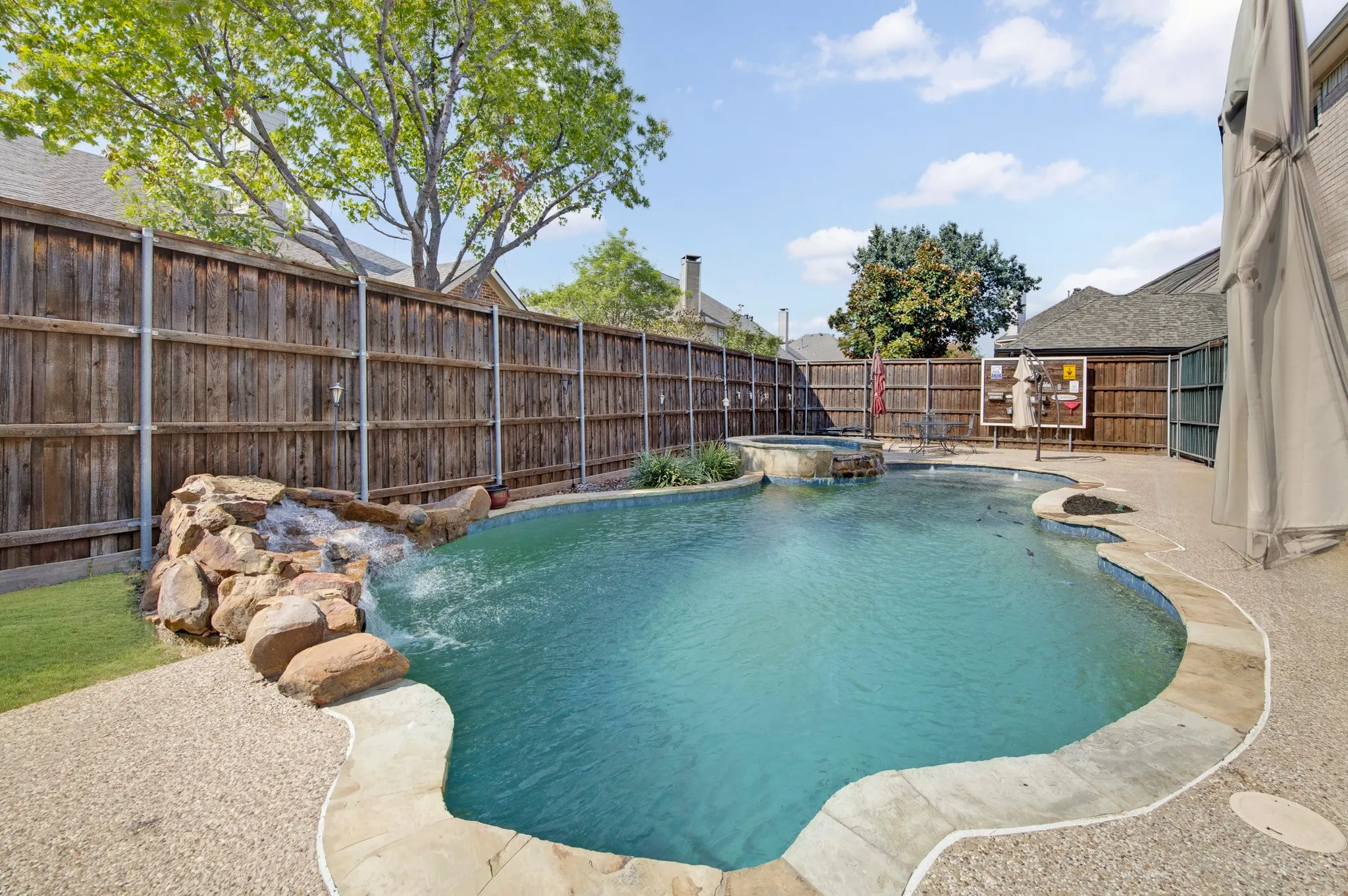 Single Family Residence For Sale in Collin County , 4101 Crooked Stick Drive, Frisco, Texas 75035, 4 Bedroom, 4 Bathroom, 2 Garage spaces, 2,815 Sqft, built in 1999, mls#21396142, Real Estate Agent in Frisco, Homes For Sale in Collin county, Homes For Sale in Frisco, Realtor in Frisco Texas, Real Estate Brokerage Independent Realty Texas, Luminita Cordes Realtor