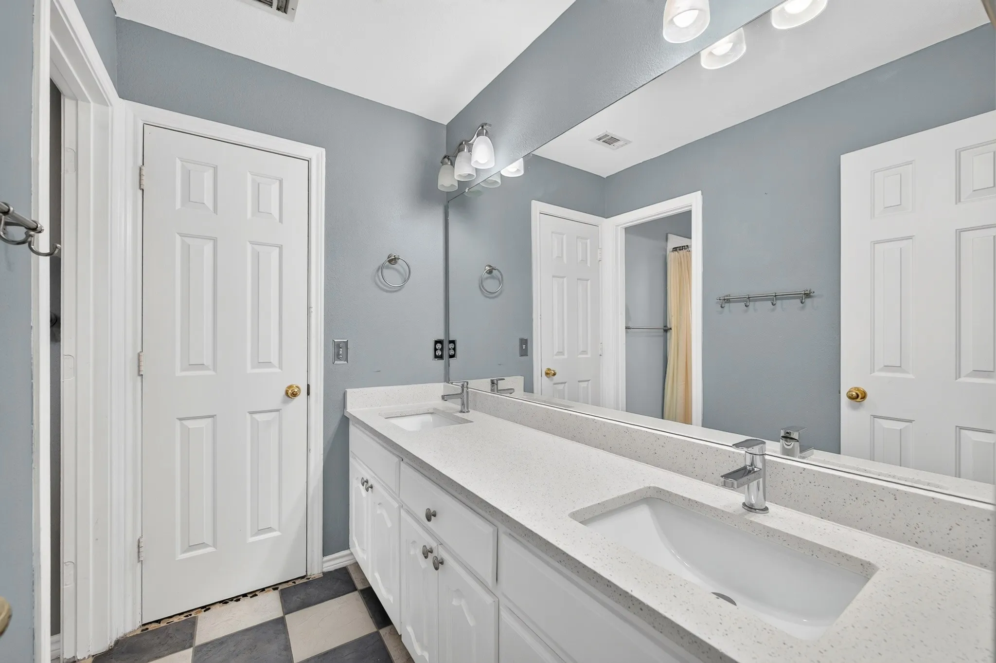 Single Family Residence For Sale in Collin County , 4101 Crooked Stick Drive, Frisco, Texas 75035, 4 Bedroom, 4 Bathroom, 2 Garage spaces, 2,815 Sqft, built in 1999, mls#21396142, Real Estate Agent in Frisco, Homes For Sale in Collin county, Homes For Sale in Frisco, Realtor in Frisco Texas, Real Estate Brokerage Independent Realty Texas, Luminita Cordes Realtor
