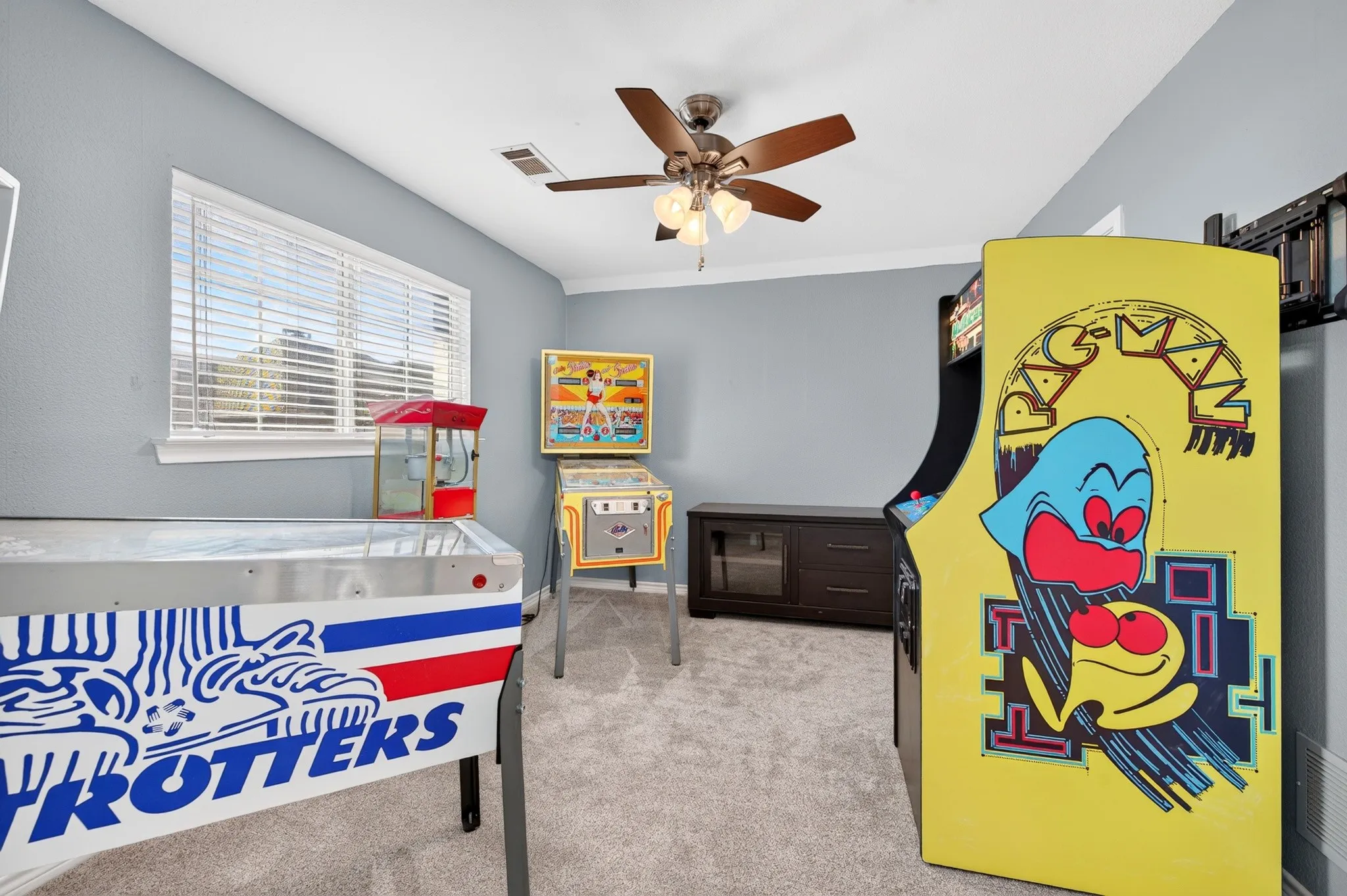 Single Family Residence For Sale in Collin County , 4101 Crooked Stick Drive, Frisco, Texas 75035, 4 Bedroom, 4 Bathroom, 2 Garage spaces, 2,815 Sqft, built in 1999, mls#21396142, Real Estate Agent in Frisco, Homes For Sale in Collin county, Homes For Sale in Frisco, Realtor in Frisco Texas, Real Estate Brokerage Independent Realty Texas, Luminita Cordes Realtor