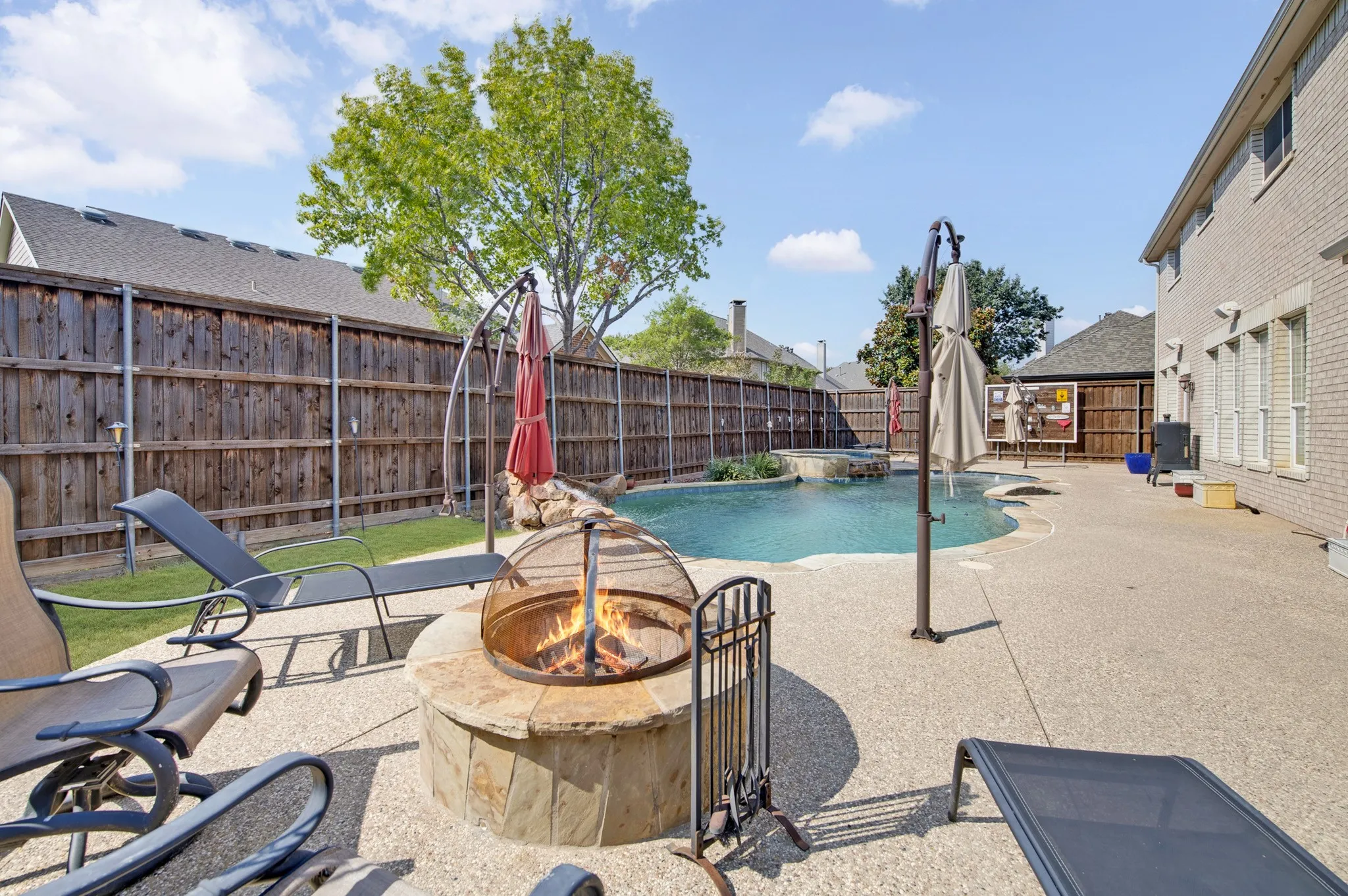 Single Family Residence For Sale in Collin County , 4101 Crooked Stick Drive, Frisco, Texas 75035, 4 Bedroom, 4 Bathroom, 2 Garage spaces, 2,815 Sqft, built in 1999, mls#21396142, Real Estate Agent in Frisco, Homes For Sale in Collin county, Homes For Sale in Frisco, Realtor in Frisco Texas, Real Estate Brokerage Independent Realty Texas, Luminita Cordes Realtor