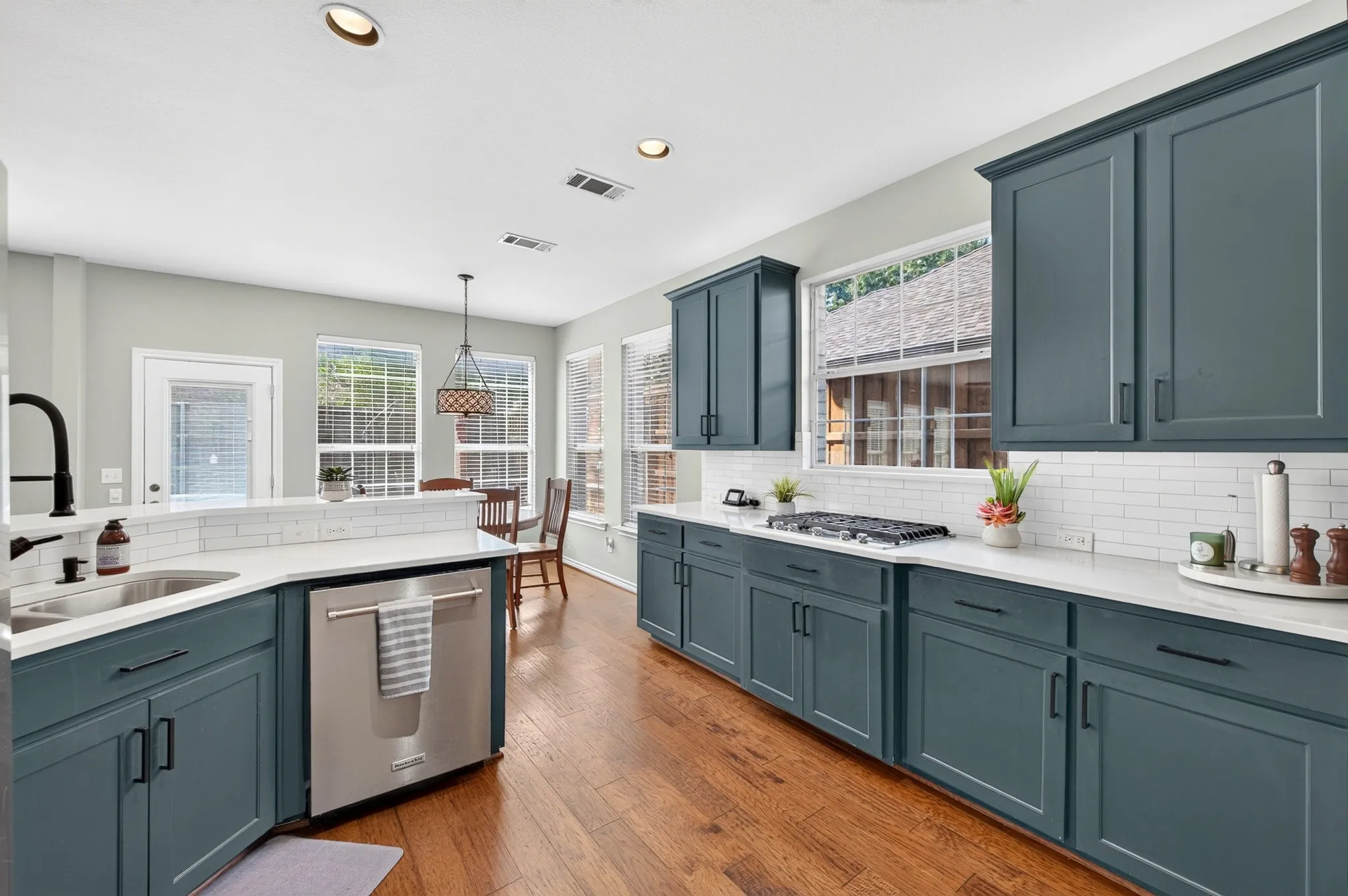 Single Family Residence For Sale in Collin County , 4101 Crooked Stick Drive, Frisco, Texas 75035, 4 Bedroom, 4 Bathroom, 2 Garage spaces, 2,815 Sqft, built in 1999, mls#21396142, Real Estate Agent in Frisco, Homes For Sale in Collin county, Homes For Sale in Frisco, Realtor in Frisco Texas, Real Estate Brokerage Independent Realty Texas, Luminita Cordes Realtor