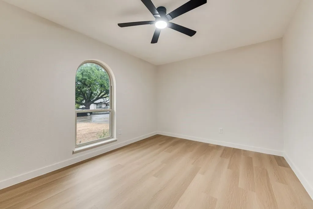 Single Family Residence For Sale in Collin County , 3357 Nottingham Lane, Plano, Texas 75074, 3 Bedroom, 2 Bathroom, 1 Garage spaces, 1,271 Sqft, built in 1972, mls#21401890, Real Estate Agent in Plano, Homes For Sale in Collin county, Homes For Sale in Plano, Realtor in Plano Texas, Real Estate Brokerage Independent Realty Texas, Luminita Cordes Realtor