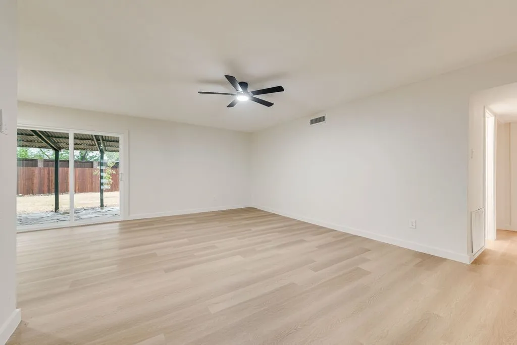 Single Family Residence For Sale in Collin County , 3357 Nottingham Lane, Plano, Texas 75074, 3 Bedroom, 2 Bathroom, 1 Garage spaces, 1,271 Sqft, built in 1972, mls#21401890, Real Estate Agent in Plano, Homes For Sale in Collin county, Homes For Sale in Plano, Realtor in Plano Texas, Real Estate Brokerage Independent Realty Texas, Luminita Cordes Realtor