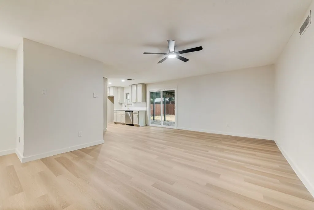 Single Family Residence For Sale in Collin County , 3357 Nottingham Lane, Plano, Texas 75074, 3 Bedroom, 2 Bathroom, 1 Garage spaces, 1,271 Sqft, built in 1972, mls#21401890, Real Estate Agent in Plano, Homes For Sale in Collin county, Homes For Sale in Plano, Realtor in Plano Texas, Real Estate Brokerage Independent Realty Texas, Luminita Cordes Realtor