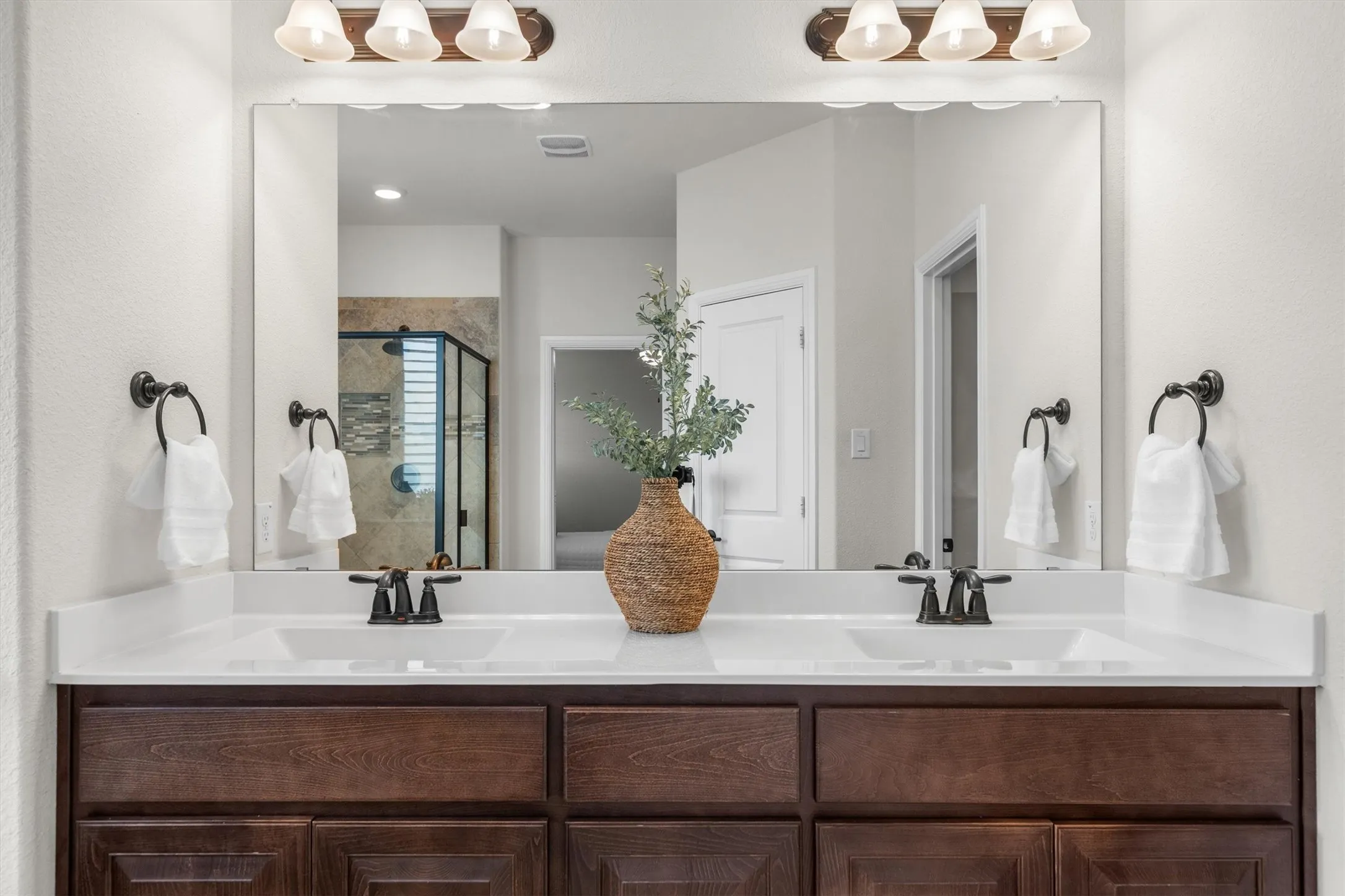 Single Family Residence For Sale in Denton County , 3448 Chloe Avenue, Krum, Texas 76249, 4 Bedroom, 2 Bathroom, 3 Garage spaces, 1,847 Sqft, built in 2019, mls#21392024, Real Estate Agent in Krum, Homes For Sale in Denton county, Homes For Sale in Krum, Realtor in Krum Texas, Real Estate Brokerage Independent Realty Texas, Luminita Cordes Realtor