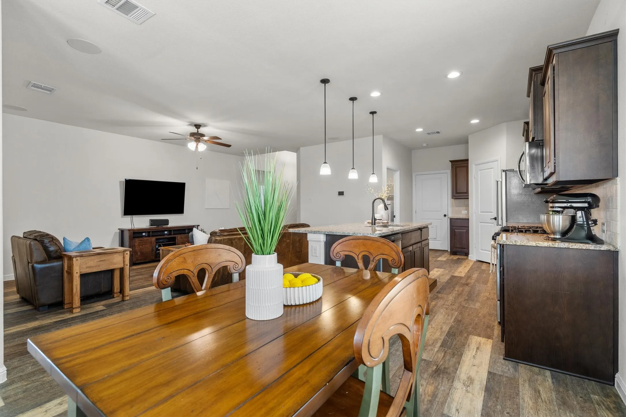 Single Family Residence For Sale in Denton County , 3448 Chloe Avenue, Krum, Texas 76249, 4 Bedroom, 2 Bathroom, 3 Garage spaces, 1,847 Sqft, built in 2019, mls#21392024, Real Estate Agent in Krum, Homes For Sale in Denton county, Homes For Sale in Krum, Realtor in Krum Texas, Real Estate Brokerage Independent Realty Texas, Luminita Cordes Realtor
