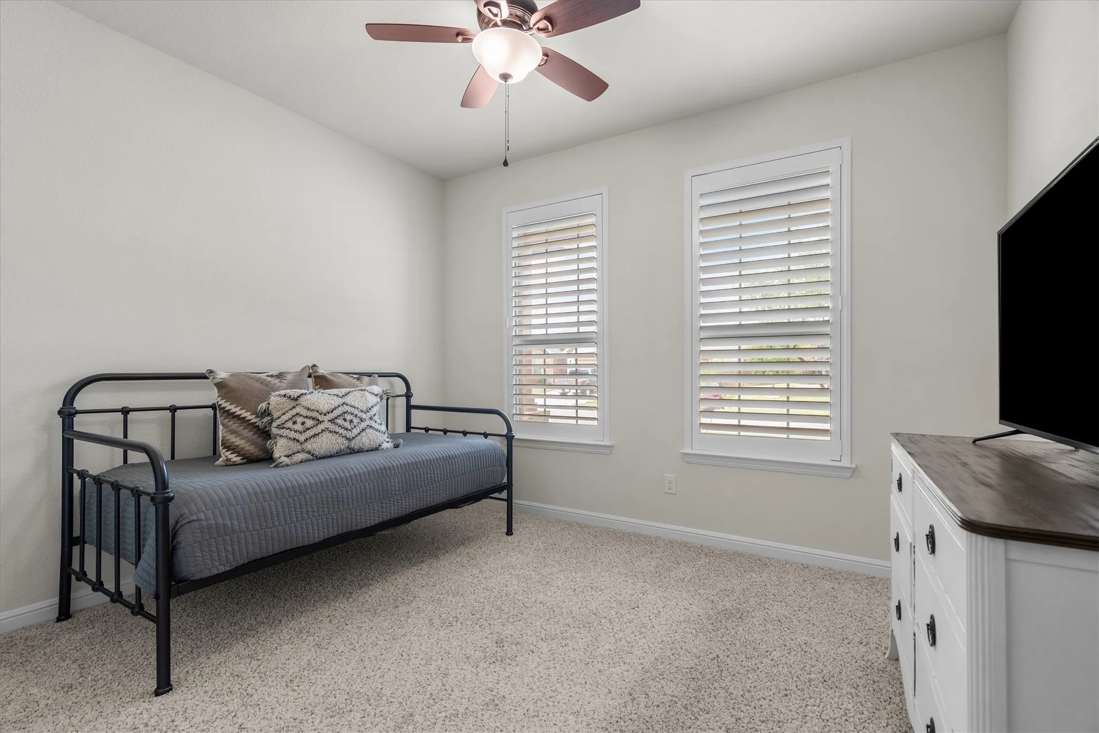 Single Family Residence For Sale in Denton County , 3448 Chloe Avenue, Krum, Texas 76249, 4 Bedroom, 2 Bathroom, 3 Garage spaces, 1,847 Sqft, built in 2019, mls#21392024, Real Estate Agent in Krum, Homes For Sale in Denton county, Homes For Sale in Krum, Realtor in Krum Texas, Real Estate Brokerage Independent Realty Texas, Luminita Cordes Realtor