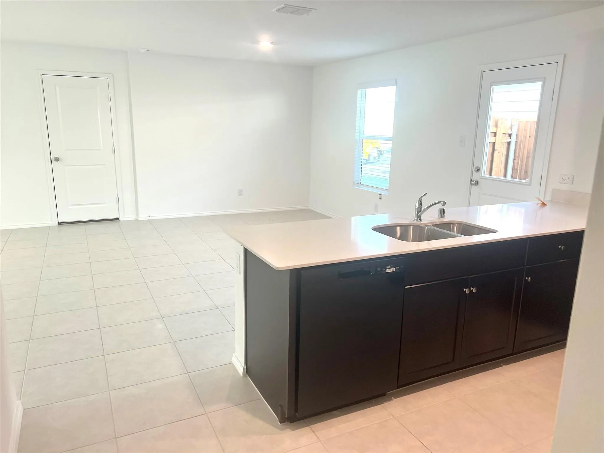 Single Family Residence For Rent in Collin County , 5836 Timber Point Drive, Princeton, Texas 75407, 3 Bedroom, 2 Bathroom, 2 Garage spaces, 1,440 Sqft, built in 2022, mls#21401896, Real Estate Agent in Princeton, Homes For Rent in Collin county, Homes For Rent in Princeton, Realtor in Princeton Texas, Real Estate Brokerage Independent Realty Texas, Luminita Cordes Realtor