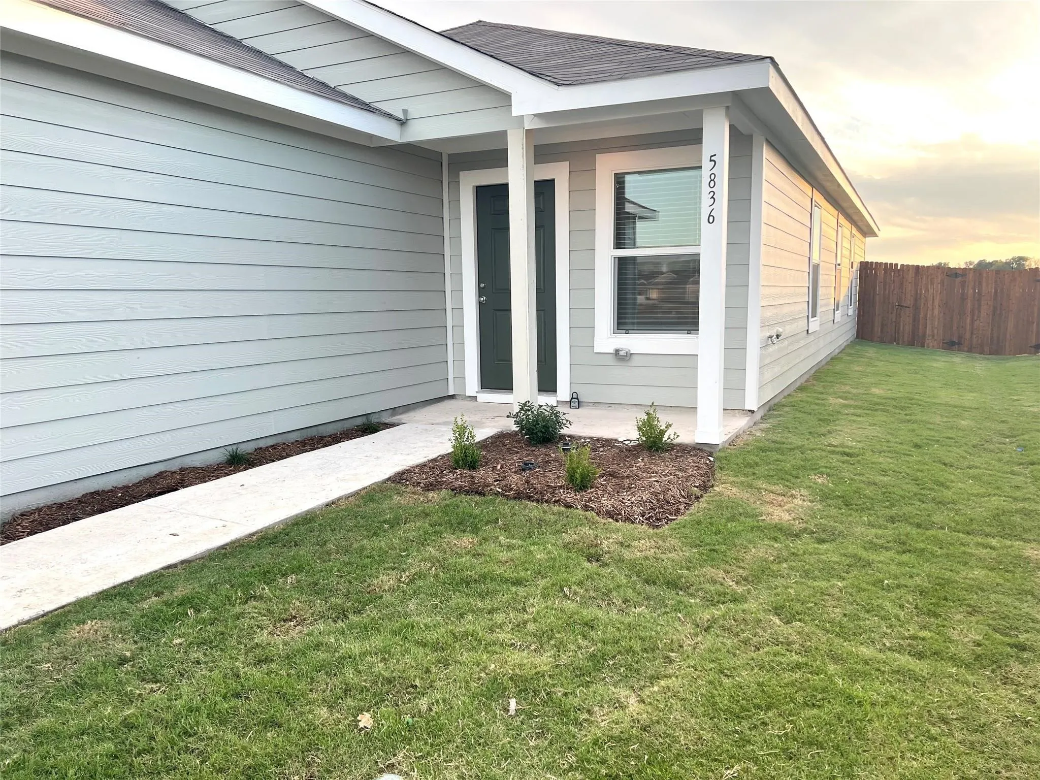 Single Family Residence For Rent in Collin County , 5836 Timber Point Drive, Princeton, Texas 75407, 3 Bedroom, 2 Bathroom, 2 Garage spaces, 1,440 Sqft, built in 2022, mls#21401896, Real Estate Agent in Princeton, Homes For Rent in Collin county, Homes For Rent in Princeton, Realtor in Princeton Texas, Real Estate Brokerage Independent Realty Texas, Luminita Cordes Realtor