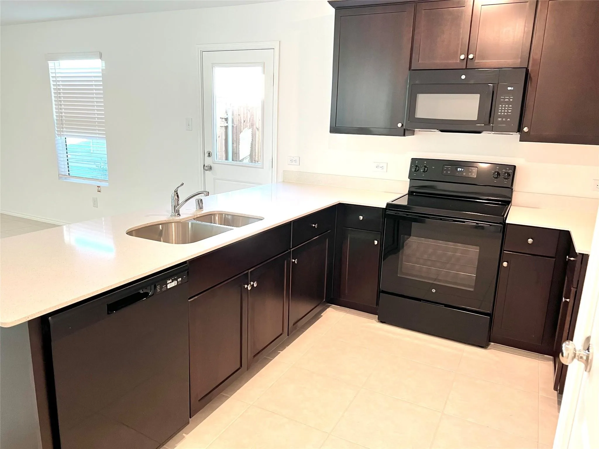 Single Family Residence For Rent in Collin County , 5836 Timber Point Drive, Princeton, Texas 75407, 3 Bedroom, 2 Bathroom, 2 Garage spaces, 1,440 Sqft, built in 2022, mls#21401896, Real Estate Agent in Princeton, Homes For Rent in Collin county, Homes For Rent in Princeton, Realtor in Princeton Texas, Real Estate Brokerage Independent Realty Texas, Luminita Cordes Realtor