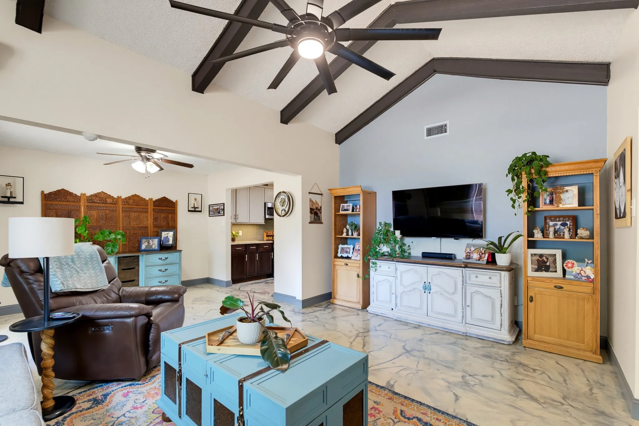 Single Family Residence For Sale in Taylor County , 1501 Wishbone, Abilene, Texas 79603, 4 Bedroom, 2 Bathroom, 2 Garage spaces, 2,852 Sqft, built in 1965, mls#21398027, Real Estate Agent in Abilene, Homes For Sale in Taylor county, Homes For Sale in Abilene, Realtor in Abilene Texas, Real Estate Brokerage Independent Realty Texas, Luminita Cordes Realtor