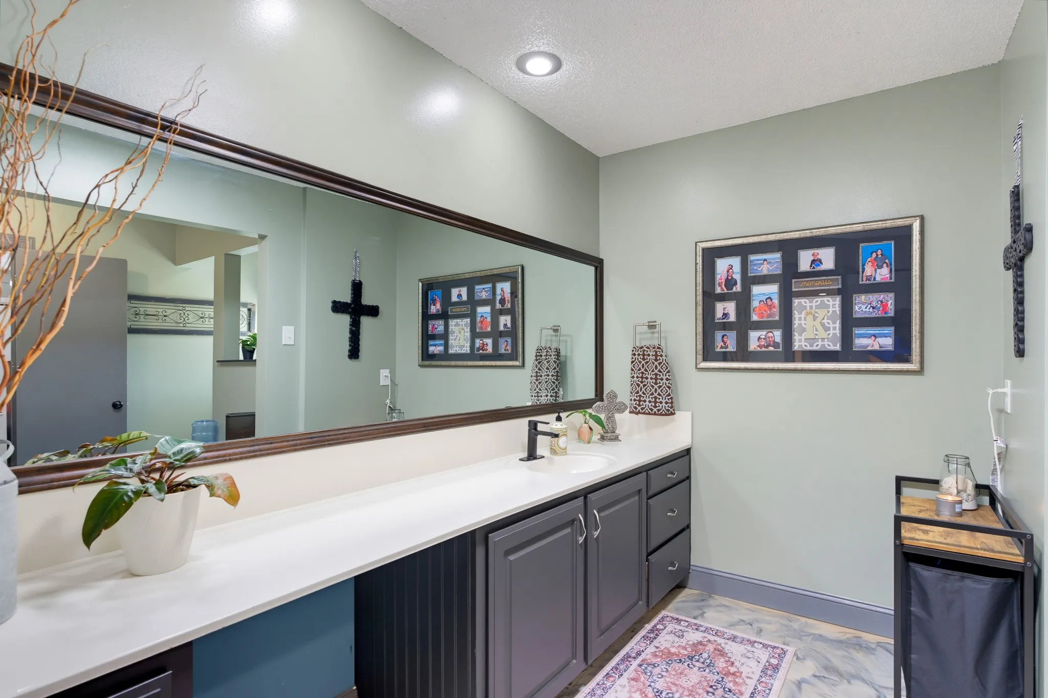 Single Family Residence For Sale in Taylor County , 1501 Wishbone, Abilene, Texas 79603, 4 Bedroom, 2 Bathroom, 2 Garage spaces, 2,852 Sqft, built in 1965, mls#21398027, Real Estate Agent in Abilene, Homes For Sale in Taylor county, Homes For Sale in Abilene, Realtor in Abilene Texas, Real Estate Brokerage Independent Realty Texas, Luminita Cordes Realtor