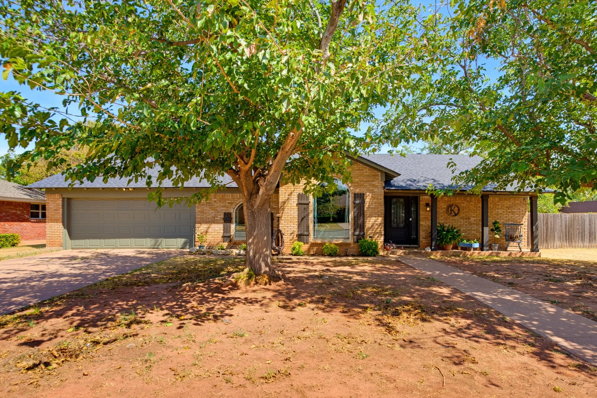 Single Family Residence For Sale in Taylor County , 1501 Wishbone, Abilene, Texas 79603, 4 Bedroom, 2 Bathroom, 2 Garage spaces, 2,852 Sqft, built in 1965, mls#21398027, Real Estate Agent in Abilene, Homes For Sale in Taylor county, Homes For Sale in Abilene, Realtor in Abilene Texas, Real Estate Brokerage Independent Realty Texas, Luminita Cordes Realtor