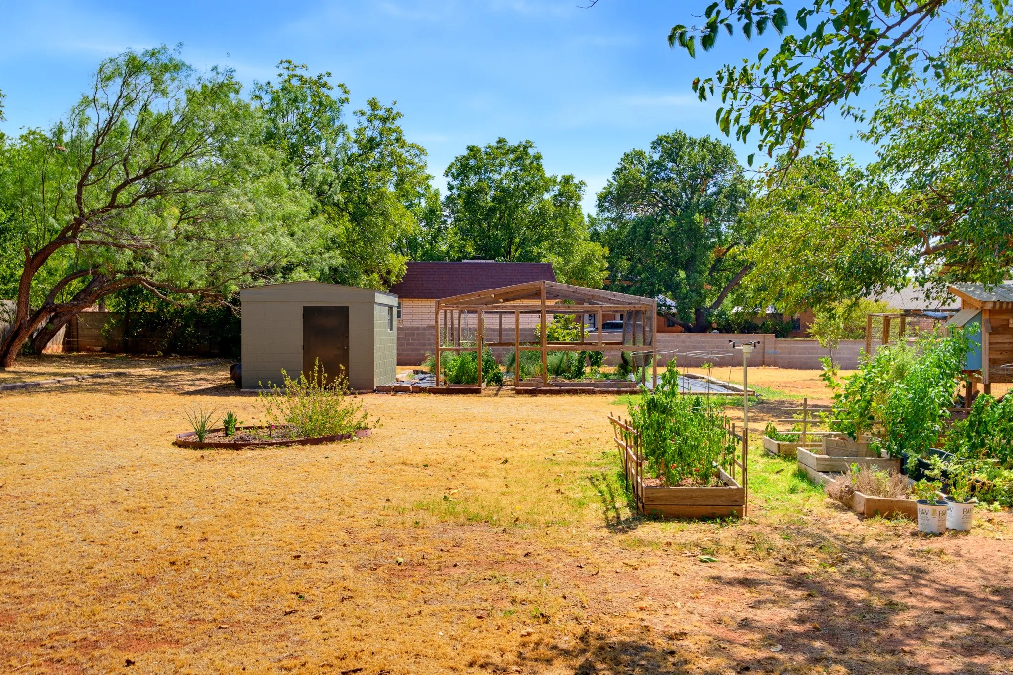 Single Family Residence For Sale in Taylor County , 1501 Wishbone, Abilene, Texas 79603, 4 Bedroom, 2 Bathroom, 2 Garage spaces, 2,852 Sqft, built in 1965, mls#21398027, Real Estate Agent in Abilene, Homes For Sale in Taylor county, Homes For Sale in Abilene, Realtor in Abilene Texas, Real Estate Brokerage Independent Realty Texas, Luminita Cordes Realtor