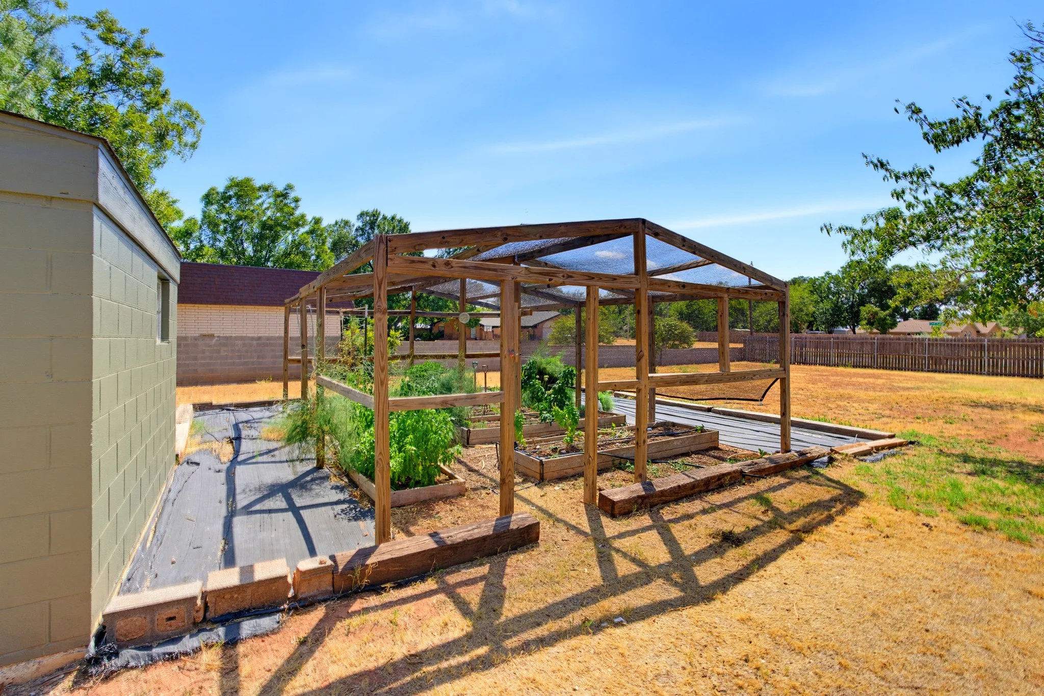 Single Family Residence For Sale in Taylor County , 1501 Wishbone, Abilene, Texas 79603, 4 Bedroom, 2 Bathroom, 2 Garage spaces, 2,852 Sqft, built in 1965, mls#21398027, Real Estate Agent in Abilene, Homes For Sale in Taylor county, Homes For Sale in Abilene, Realtor in Abilene Texas, Real Estate Brokerage Independent Realty Texas, Luminita Cordes Realtor