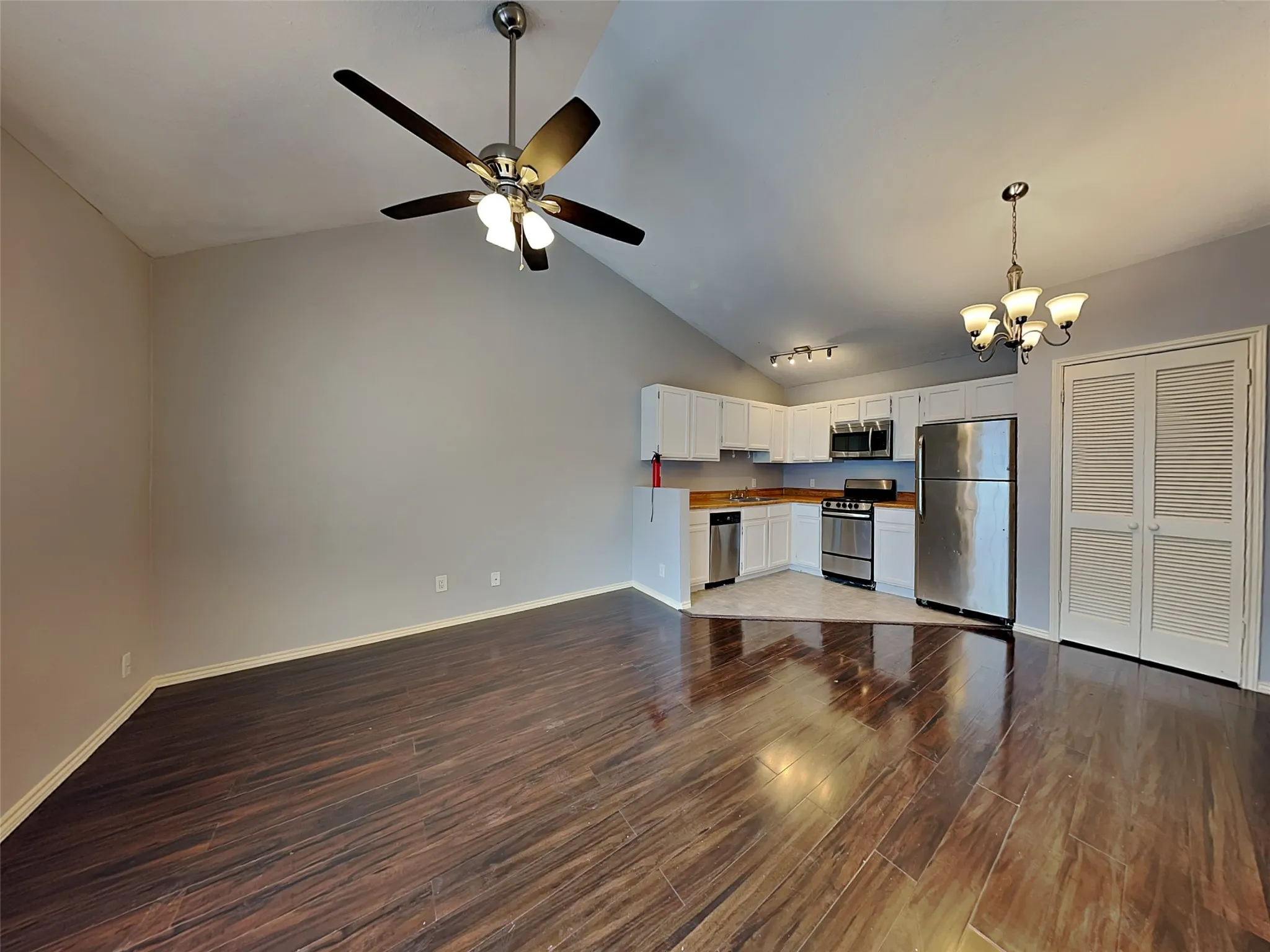 Condominium For Rent in Dallas County , 6108 Abrams 323, Dallas, Texas 75231, 1 Bedroom, 1 Bathroom, Garage spaces, 500 Sqft, built in 2005, mls#21401894, Real Estate Agent in Dallas, Homes For Rent in Dallas county, Homes For Rent in Dallas, Realtor in Dallas Texas, Real Estate Brokerage Independent Realty Texas, Luminita Cordes Realtor