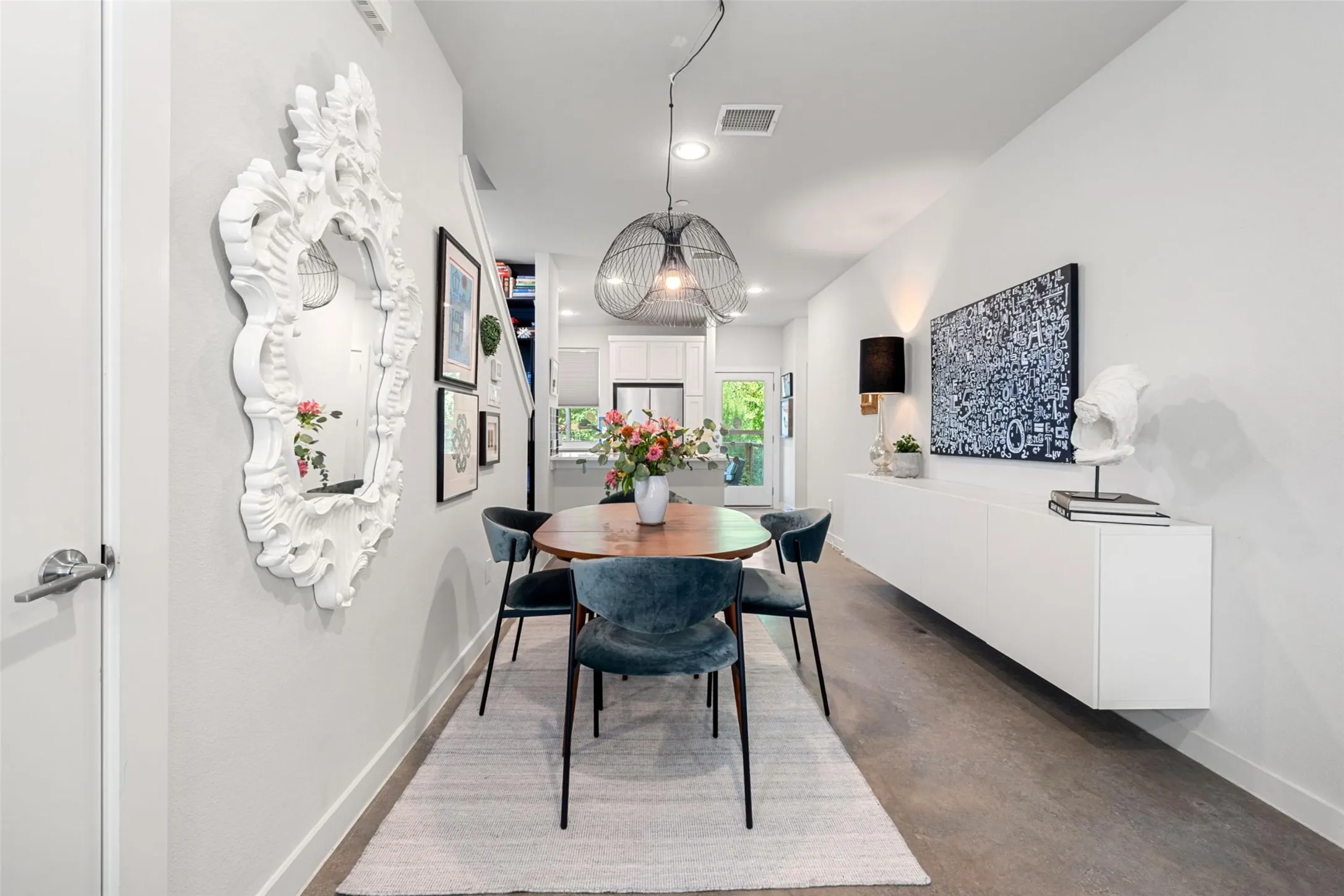 Single Family Residence For Sale in Dallas County , 1269 Clifftop Lane, Dallas, Texas 75208, 3 Bedroom, 3 Bathroom, 1 Garage spaces, 1,554 Sqft, built in 2020, mls#21398895, Real Estate Agent in Dallas, Homes For Sale in Dallas county, Homes For Sale in Dallas, Realtor in Dallas Texas, Real Estate Brokerage Independent Realty Texas, Luminita Cordes Realtor