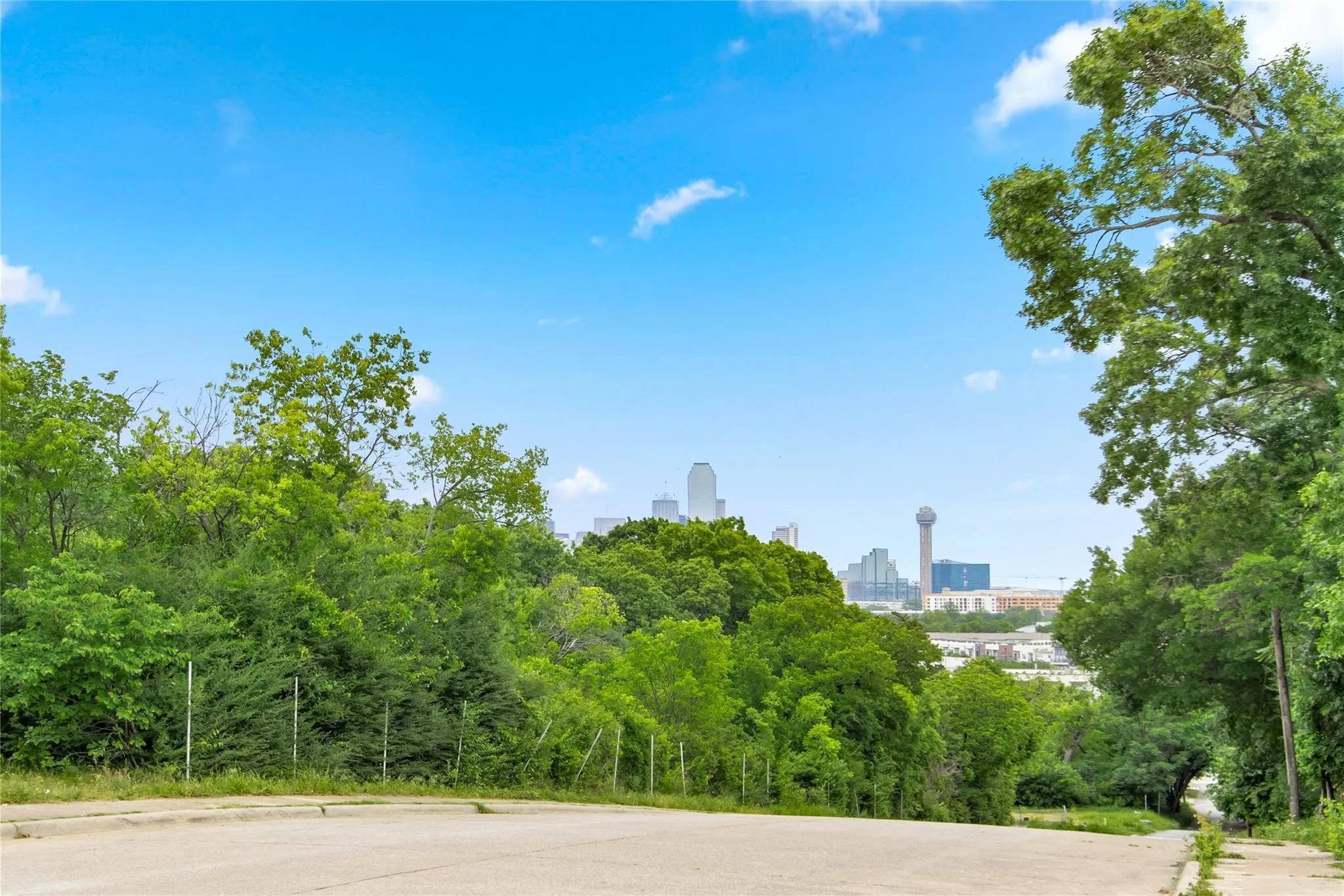 Single Family Residence For Sale in Dallas County , 1269 Clifftop Lane, Dallas, Texas 75208, 3 Bedroom, 3 Bathroom, 1 Garage spaces, 1,554 Sqft, built in 2020, mls#21398895, Real Estate Agent in Dallas, Homes For Sale in Dallas county, Homes For Sale in Dallas, Realtor in Dallas Texas, Real Estate Brokerage Independent Realty Texas, Luminita Cordes Realtor