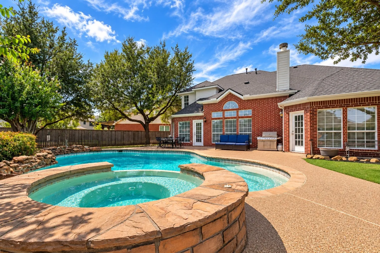 Single Family Residence For Sale in Tarrant County , 5317 Begonia Court, Fort Worth, Texas 76244, 5 Bedroom, 4 Bathroom, 2 Garage spaces, 3,100 Sqft, built in 2001, mls#21397664, Real Estate Agent in Fort Worth, Homes For Sale in Tarrant county, Homes For Sale in Fort Worth, Realtor in Fort Worth Texas, Real Estate Brokerage Independent Realty Texas, Luminita Cordes Realtor