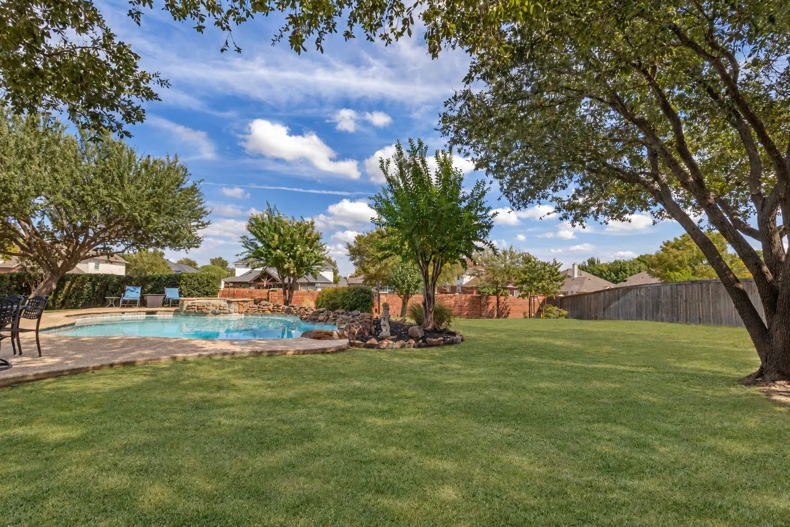 Single Family Residence For Sale in Tarrant County , 5317 Begonia Court, Fort Worth, Texas 76244, 5 Bedroom, 4 Bathroom, 2 Garage spaces, 3,100 Sqft, built in 2001, mls#21397664, Real Estate Agent in Fort Worth, Homes For Sale in Tarrant county, Homes For Sale in Fort Worth, Realtor in Fort Worth Texas, Real Estate Brokerage Independent Realty Texas, Luminita Cordes Realtor