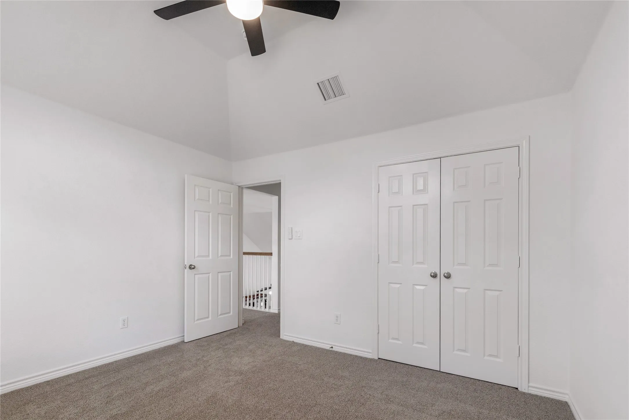 Single Family Residence For Sale in Tarrant County , 5317 Begonia Court, Fort Worth, Texas 76244, 5 Bedroom, 4 Bathroom, 2 Garage spaces, 3,100 Sqft, built in 2001, mls#21397664, Real Estate Agent in Fort Worth, Homes For Sale in Tarrant county, Homes For Sale in Fort Worth, Realtor in Fort Worth Texas, Real Estate Brokerage Independent Realty Texas, Luminita Cordes Realtor