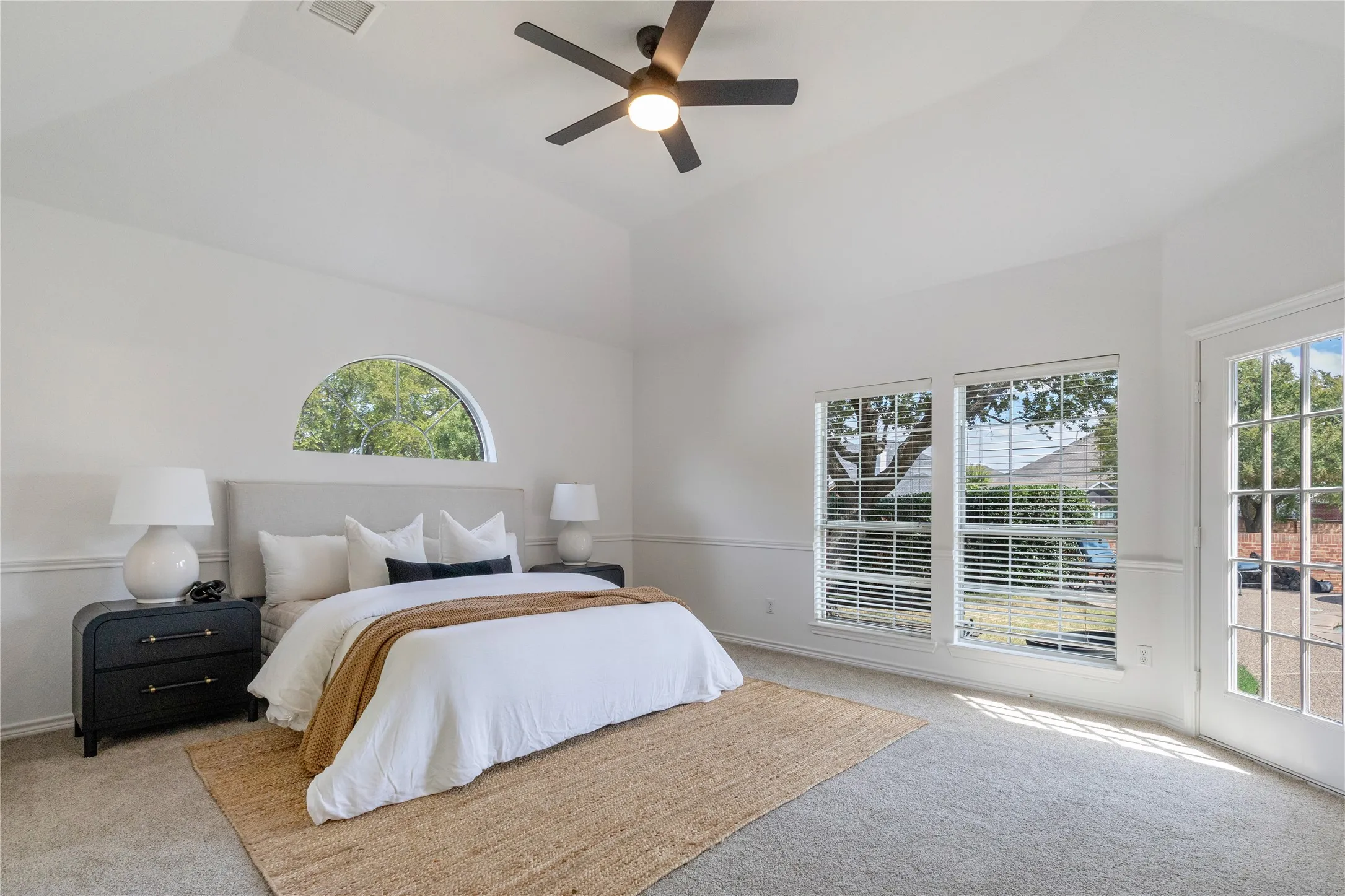 Single Family Residence For Sale in Tarrant County , 5317 Begonia Court, Fort Worth, Texas 76244, 5 Bedroom, 4 Bathroom, 2 Garage spaces, 3,100 Sqft, built in 2001, mls#21397664, Real Estate Agent in Fort Worth, Homes For Sale in Tarrant county, Homes For Sale in Fort Worth, Realtor in Fort Worth Texas, Real Estate Brokerage Independent Realty Texas, Luminita Cordes Realtor