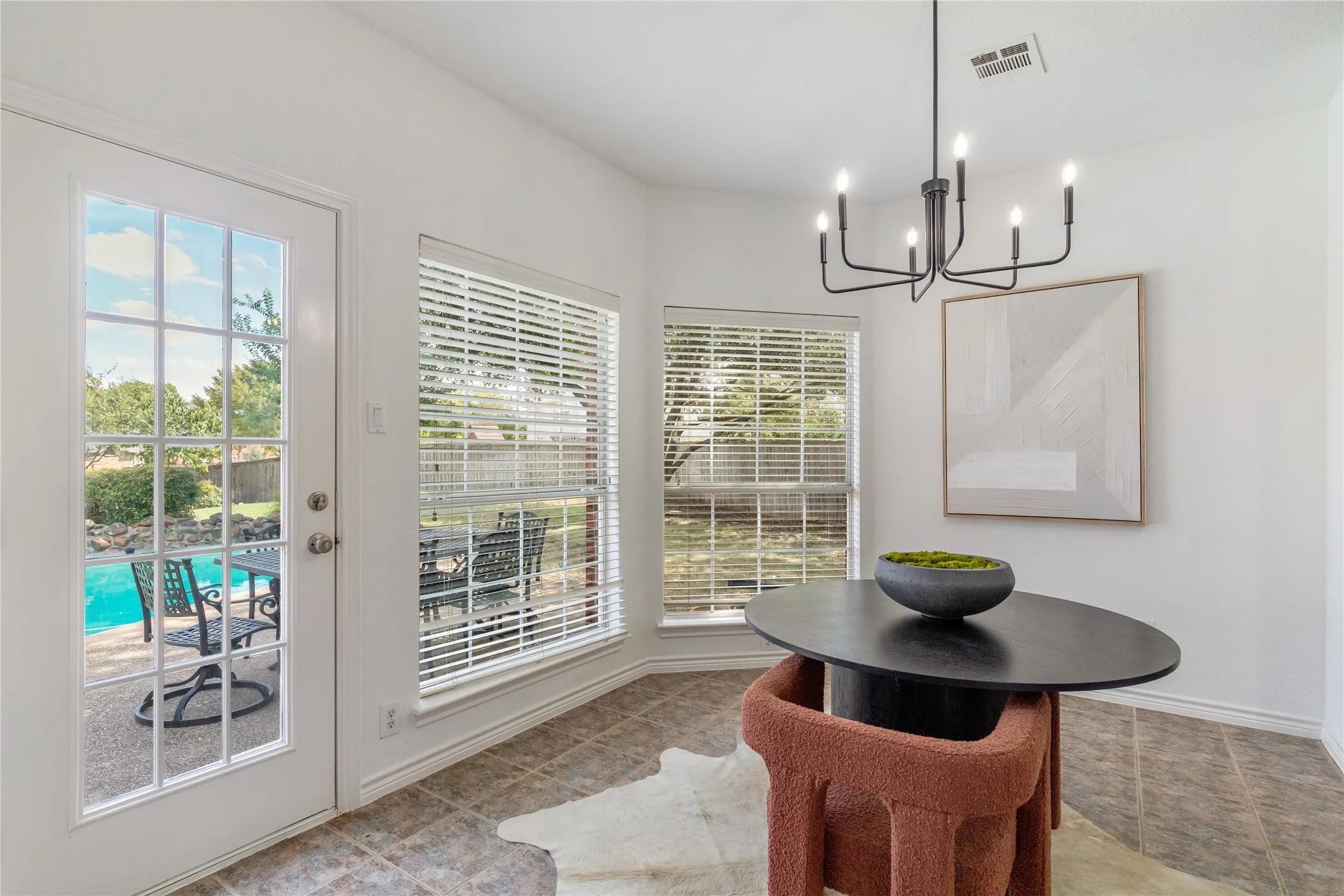 Single Family Residence For Sale in Tarrant County , 5317 Begonia Court, Fort Worth, Texas 76244, 5 Bedroom, 4 Bathroom, 2 Garage spaces, 3,100 Sqft, built in 2001, mls#21397664, Real Estate Agent in Fort Worth, Homes For Sale in Tarrant county, Homes For Sale in Fort Worth, Realtor in Fort Worth Texas, Real Estate Brokerage Independent Realty Texas, Luminita Cordes Realtor