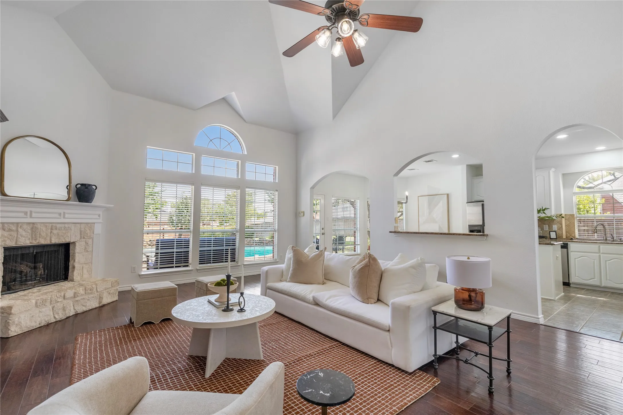 Single Family Residence For Sale in Tarrant County , 5317 Begonia Court, Fort Worth, Texas 76244, 5 Bedroom, 4 Bathroom, 2 Garage spaces, 3,100 Sqft, built in 2001, mls#21397664, Real Estate Agent in Fort Worth, Homes For Sale in Tarrant county, Homes For Sale in Fort Worth, Realtor in Fort Worth Texas, Real Estate Brokerage Independent Realty Texas, Luminita Cordes Realtor