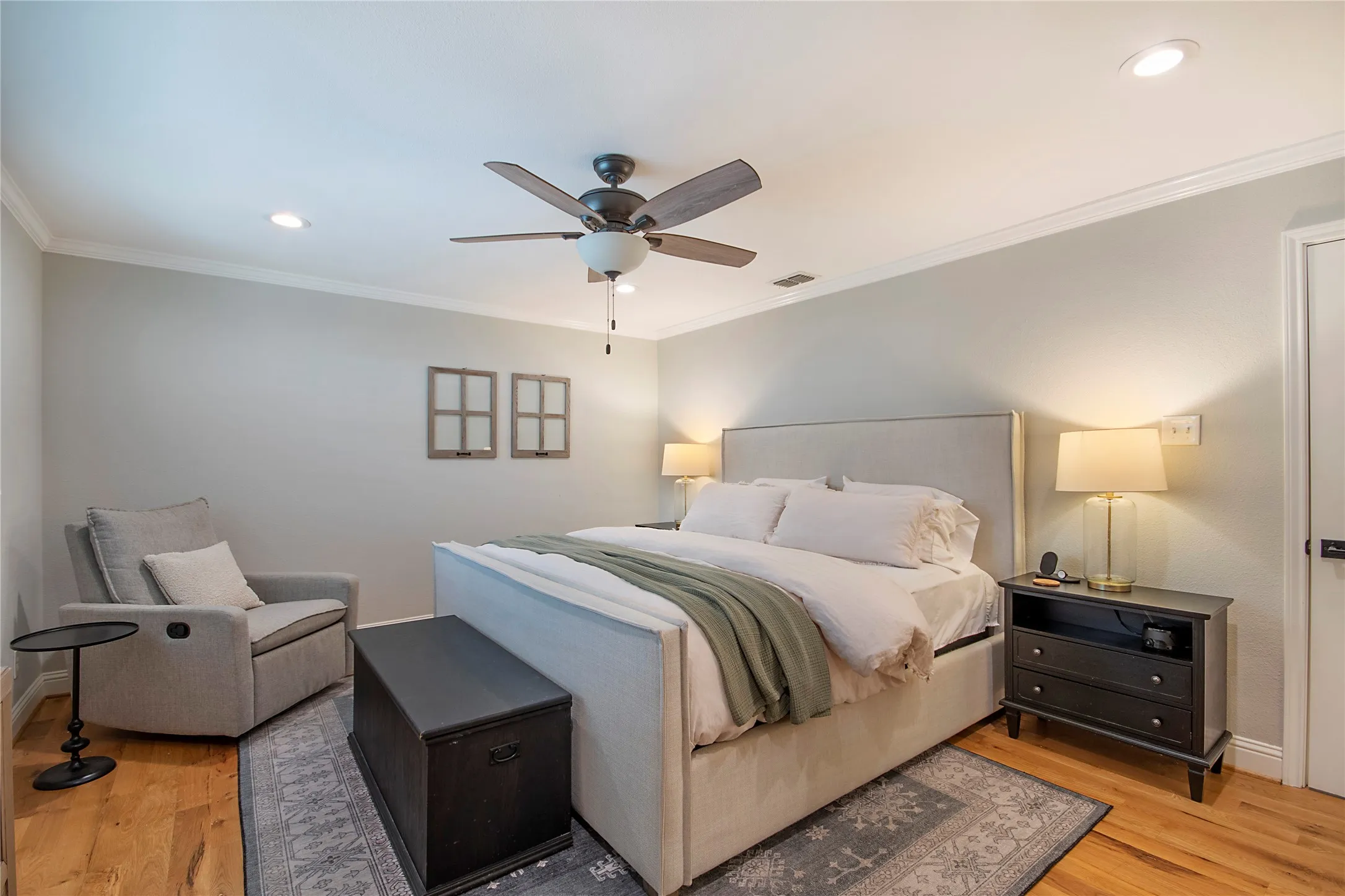 Single Family Residence For Sale in Dallas County , 9114 Westglen Drive, Dallas, Texas 75228, 3 Bedroom, 3 Bathroom, 2 Garage spaces, 1,947 Sqft, built in 1961, mls#21398690, Real Estate Agent in Dallas, Homes For Sale in Dallas county, Homes For Sale in Dallas, Realtor in Dallas Texas, Real Estate Brokerage Independent Realty Texas, Luminita Cordes Realtor