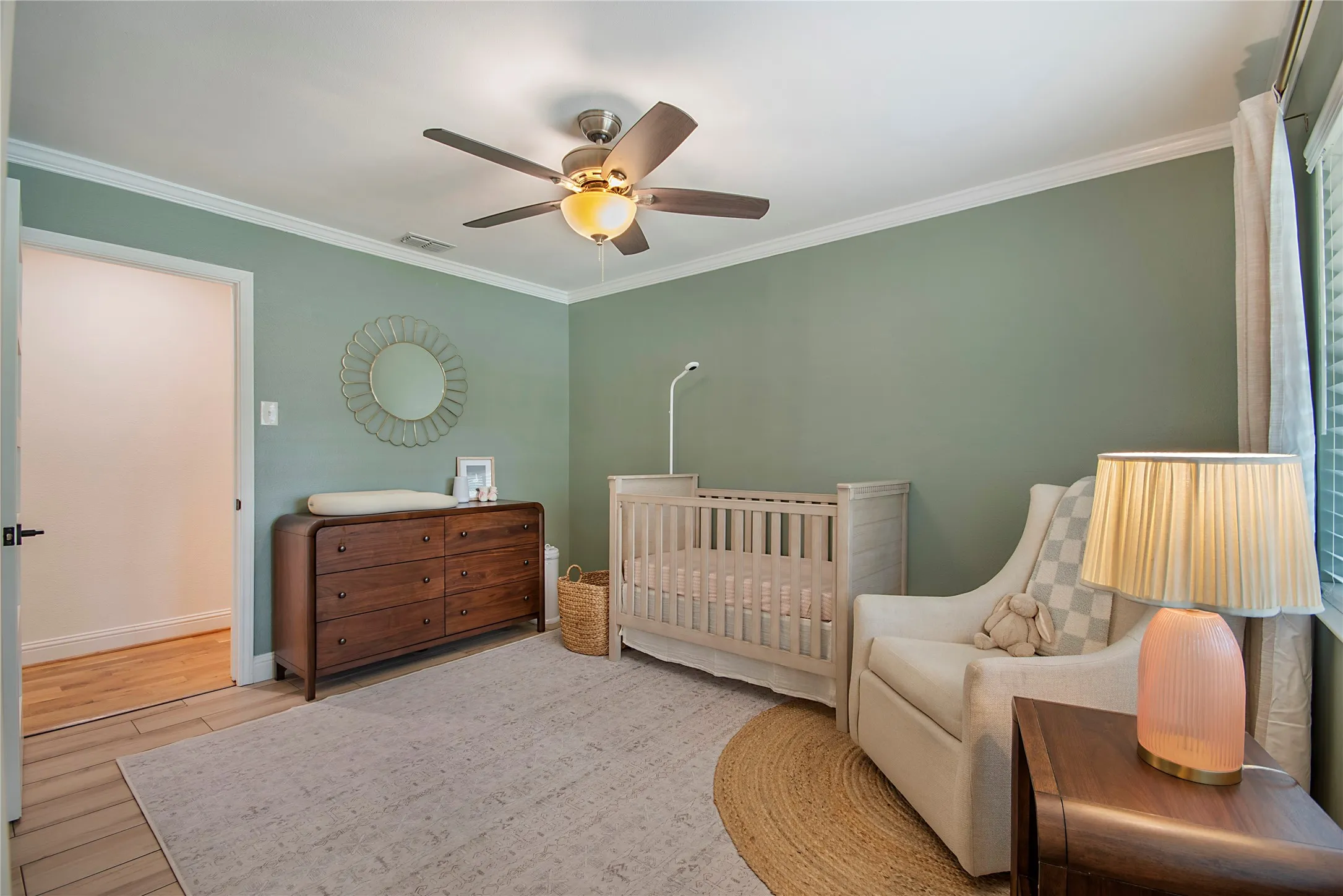 Single Family Residence For Sale in Dallas County , 9114 Westglen Drive, Dallas, Texas 75228, 3 Bedroom, 3 Bathroom, 2 Garage spaces, 1,947 Sqft, built in 1961, mls#21398690, Real Estate Agent in Dallas, Homes For Sale in Dallas county, Homes For Sale in Dallas, Realtor in Dallas Texas, Real Estate Brokerage Independent Realty Texas, Luminita Cordes Realtor