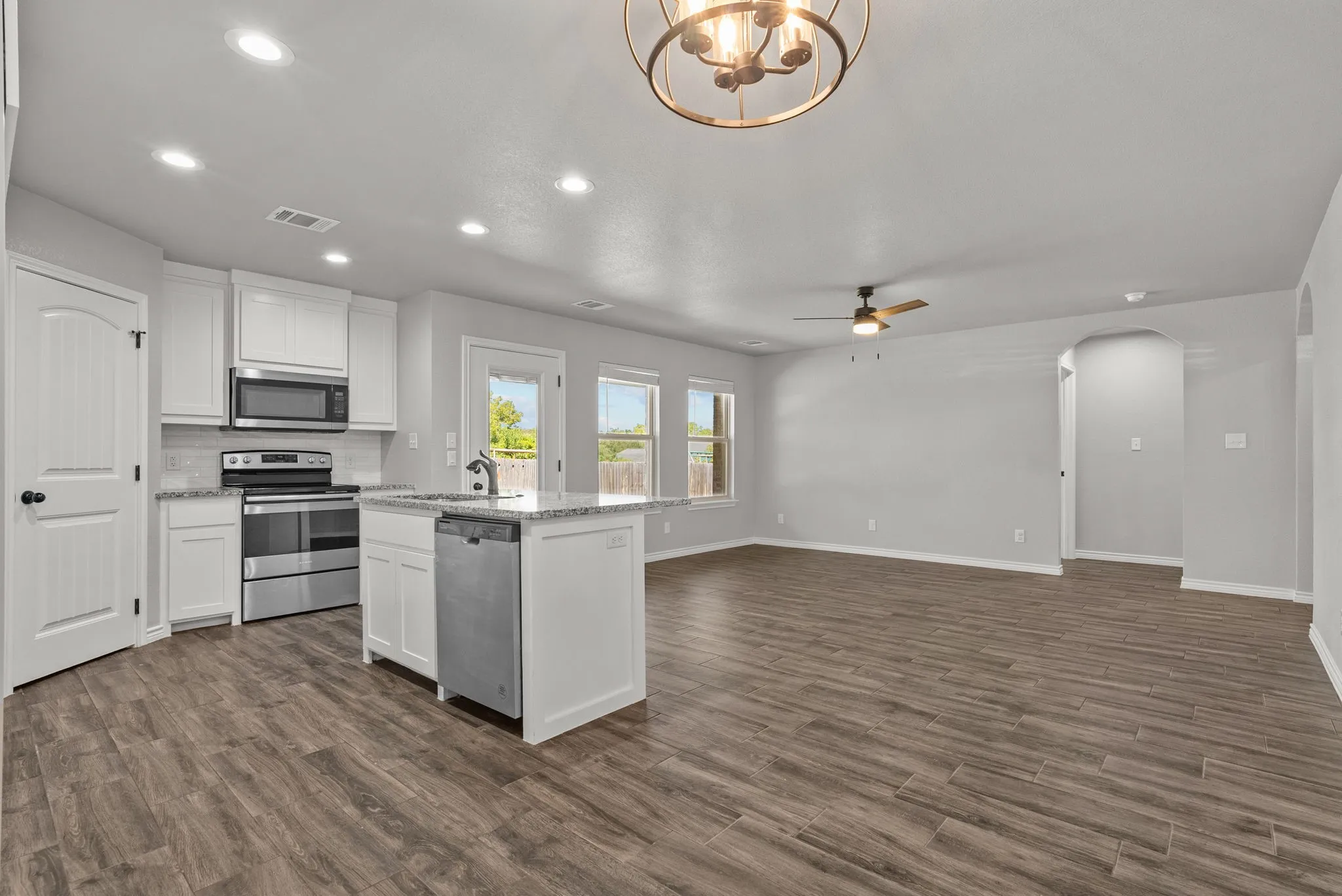 Duplex For Rent in Parker County , 220 St Charles Drive B, Springtown, Texas 76082, 3 Bedroom, 2 Bathroom, 1 Garage spaces, 1,398 Sqft, built in 2022, mls#21401873, Real Estate Agent in Springtown, Homes For Rent in Parker county, Homes For Rent in Springtown, Realtor in Springtown Texas, Real Estate Brokerage Independent Realty Texas, Luminita Cordes Realtor