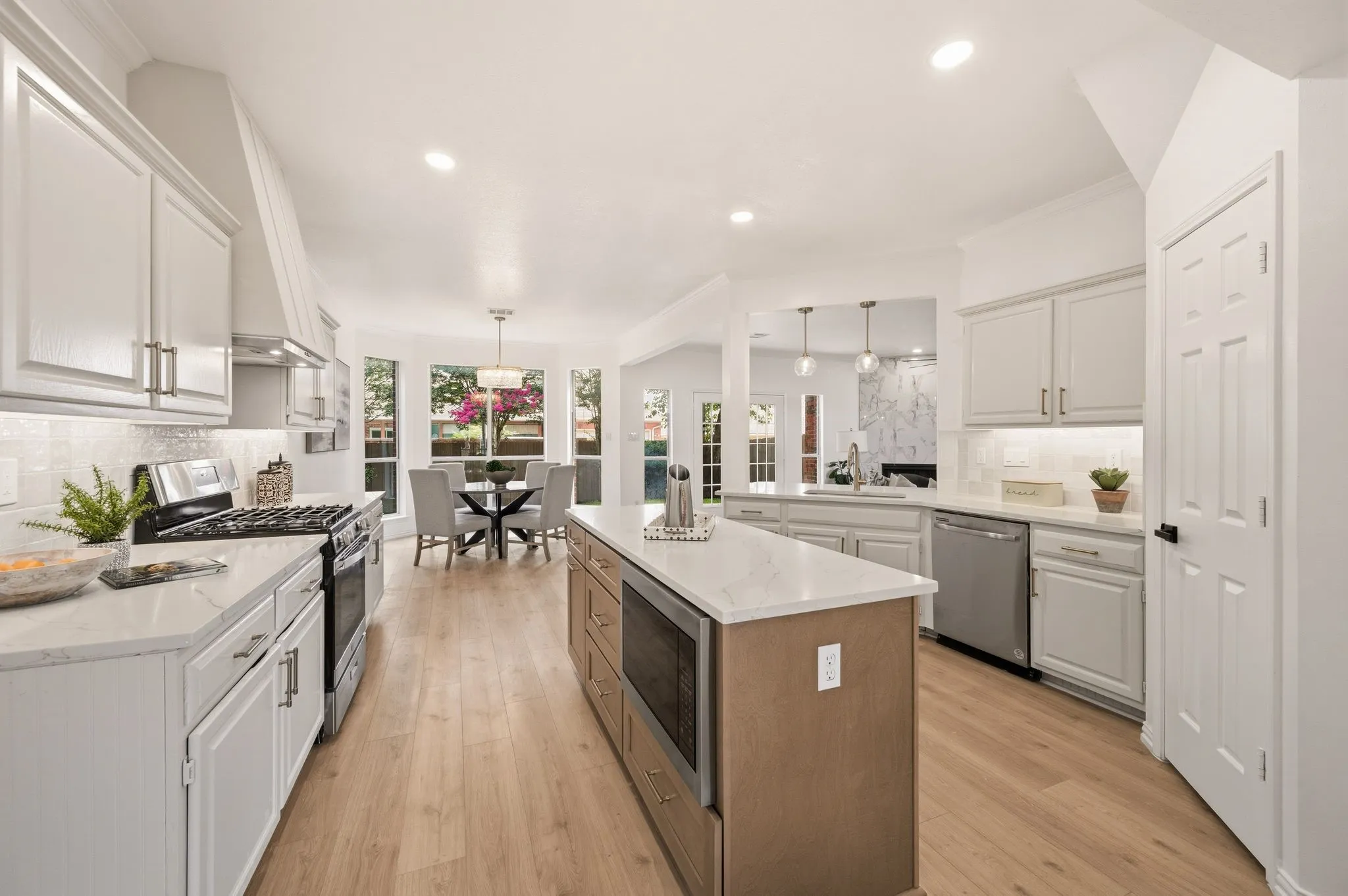 Single Family Residence For Sale in Collin County , 2025 Houlton Lane, Plano, Texas 75025, 4 Bedroom, 5 Bathroom, 2 Garage spaces, 3,422 Sqft, built in 1991, mls#21401918, Real Estate Agent in Plano, Homes For Sale in Collin county, Homes For Sale in Plano, Realtor in Plano Texas, Real Estate Brokerage Independent Realty Texas, Luminita Cordes Realtor