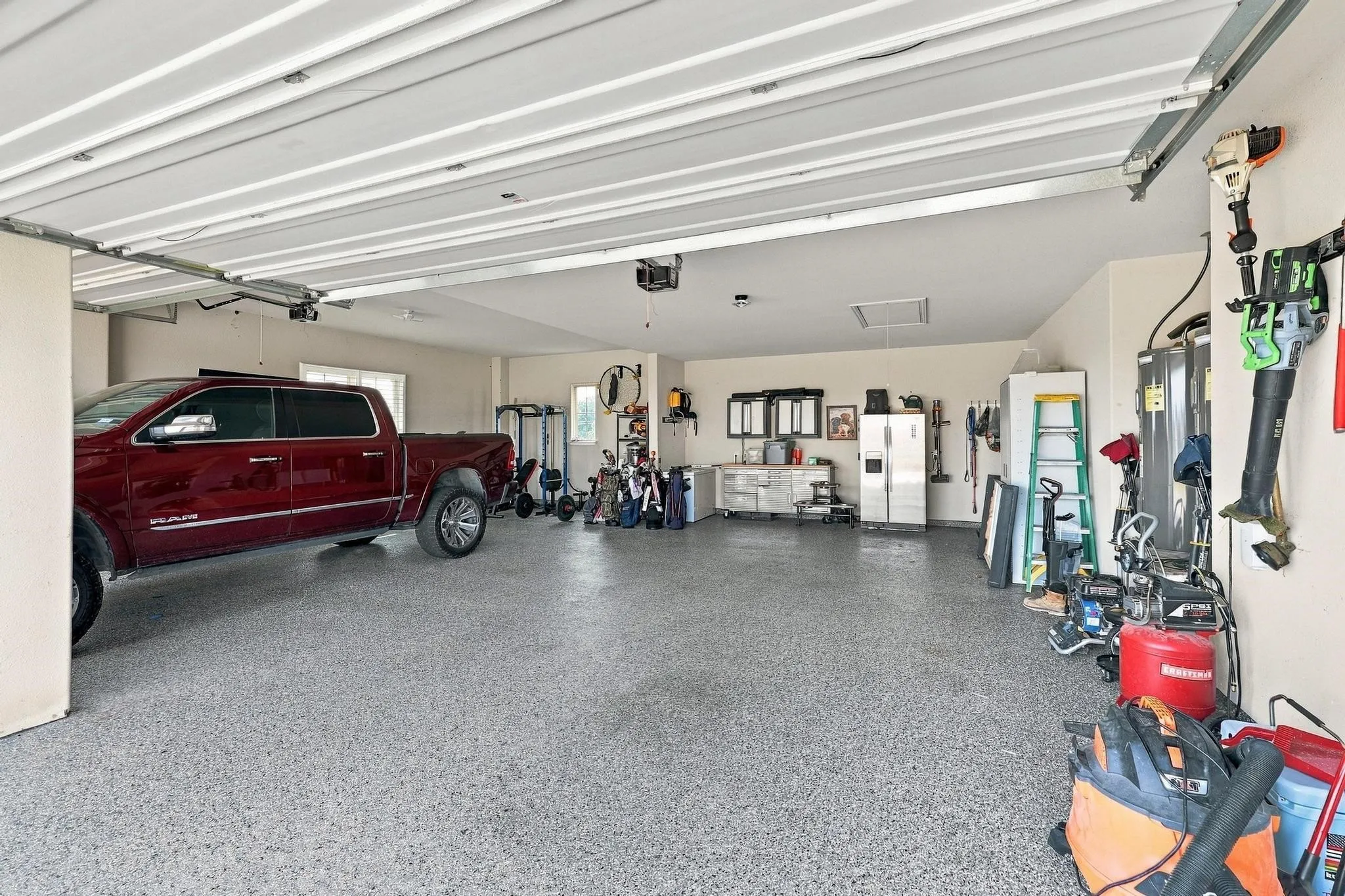 Single Family Residence For Sale in Grayson County , 348 Magnolia Drive, Van Alstyne, Texas 75495, 5 Bedroom, 4 Bathroom, 6 Garage spaces, 3,630 Sqft, built in 2021, mls#21399364, Real Estate Agent in Van Alstyne, Homes For Sale in Grayson county, Homes For Sale in Van Alstyne, Realtor in Van Alstyne Texas, Real Estate Brokerage Independent Realty Texas, Luminita Cordes Realtor