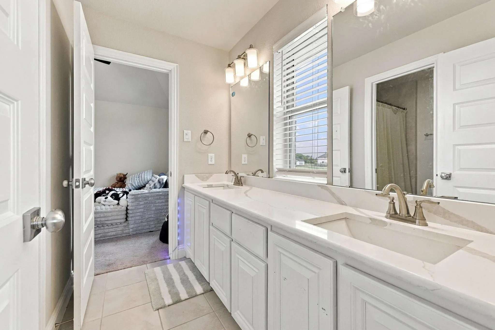 Single Family Residence For Sale in Grayson County , 348 Magnolia Drive, Van Alstyne, Texas 75495, 5 Bedroom, 4 Bathroom, 6 Garage spaces, 3,630 Sqft, built in 2021, mls#21399364, Real Estate Agent in Van Alstyne, Homes For Sale in Grayson county, Homes For Sale in Van Alstyne, Realtor in Van Alstyne Texas, Real Estate Brokerage Independent Realty Texas, Luminita Cordes Realtor