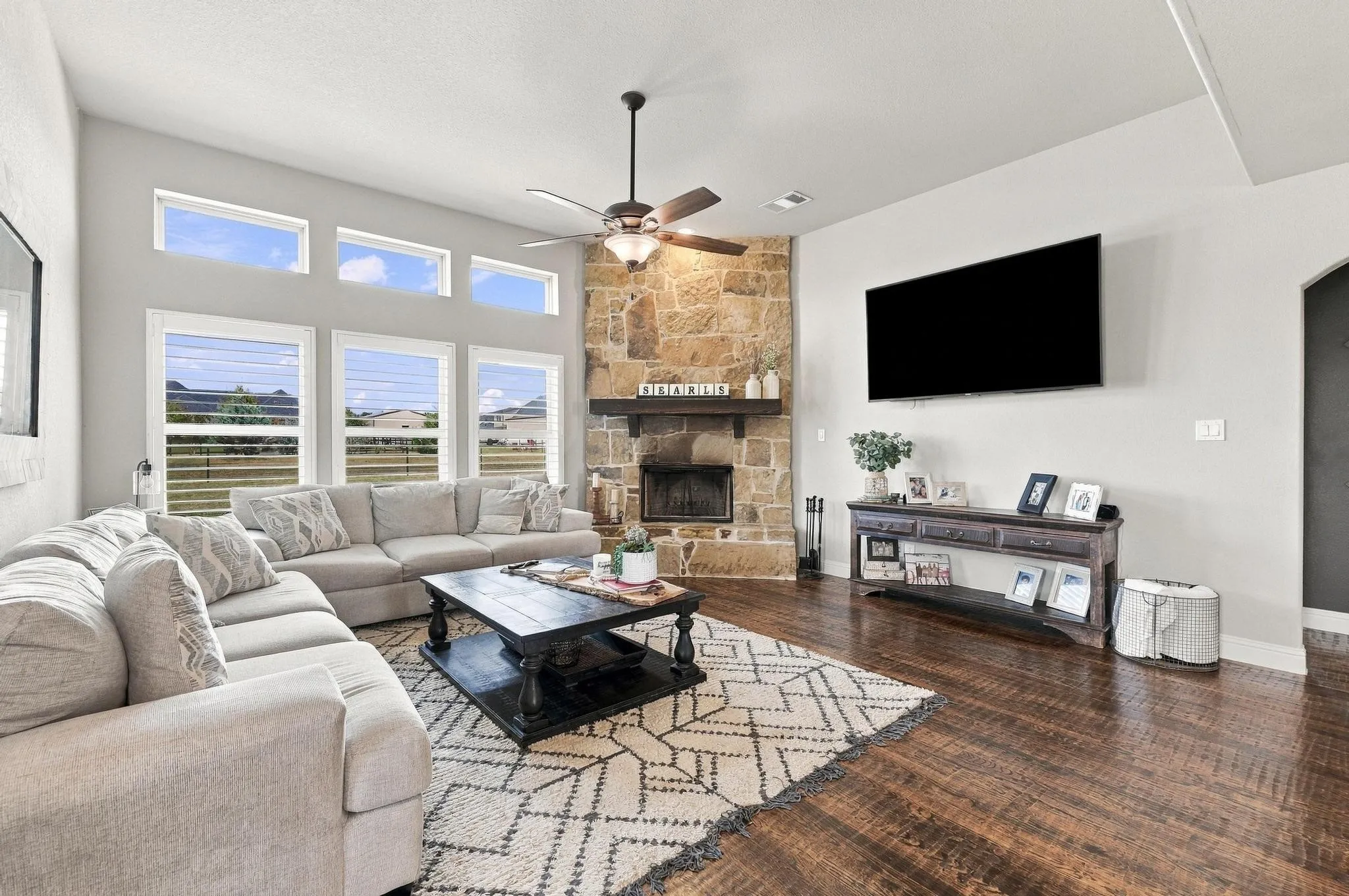 Single Family Residence For Sale in Grayson County , 348 Magnolia Drive, Van Alstyne, Texas 75495, 5 Bedroom, 4 Bathroom, 6 Garage spaces, 3,630 Sqft, built in 2021, mls#21399364, Real Estate Agent in Van Alstyne, Homes For Sale in Grayson county, Homes For Sale in Van Alstyne, Realtor in Van Alstyne Texas, Real Estate Brokerage Independent Realty Texas, Luminita Cordes Realtor