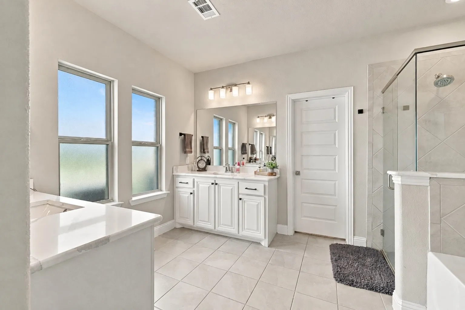 Single Family Residence For Sale in Grayson County , 348 Magnolia Drive, Van Alstyne, Texas 75495, 5 Bedroom, 4 Bathroom, 6 Garage spaces, 3,630 Sqft, built in 2021, mls#21399364, Real Estate Agent in Van Alstyne, Homes For Sale in Grayson county, Homes For Sale in Van Alstyne, Realtor in Van Alstyne Texas, Real Estate Brokerage Independent Realty Texas, Luminita Cordes Realtor