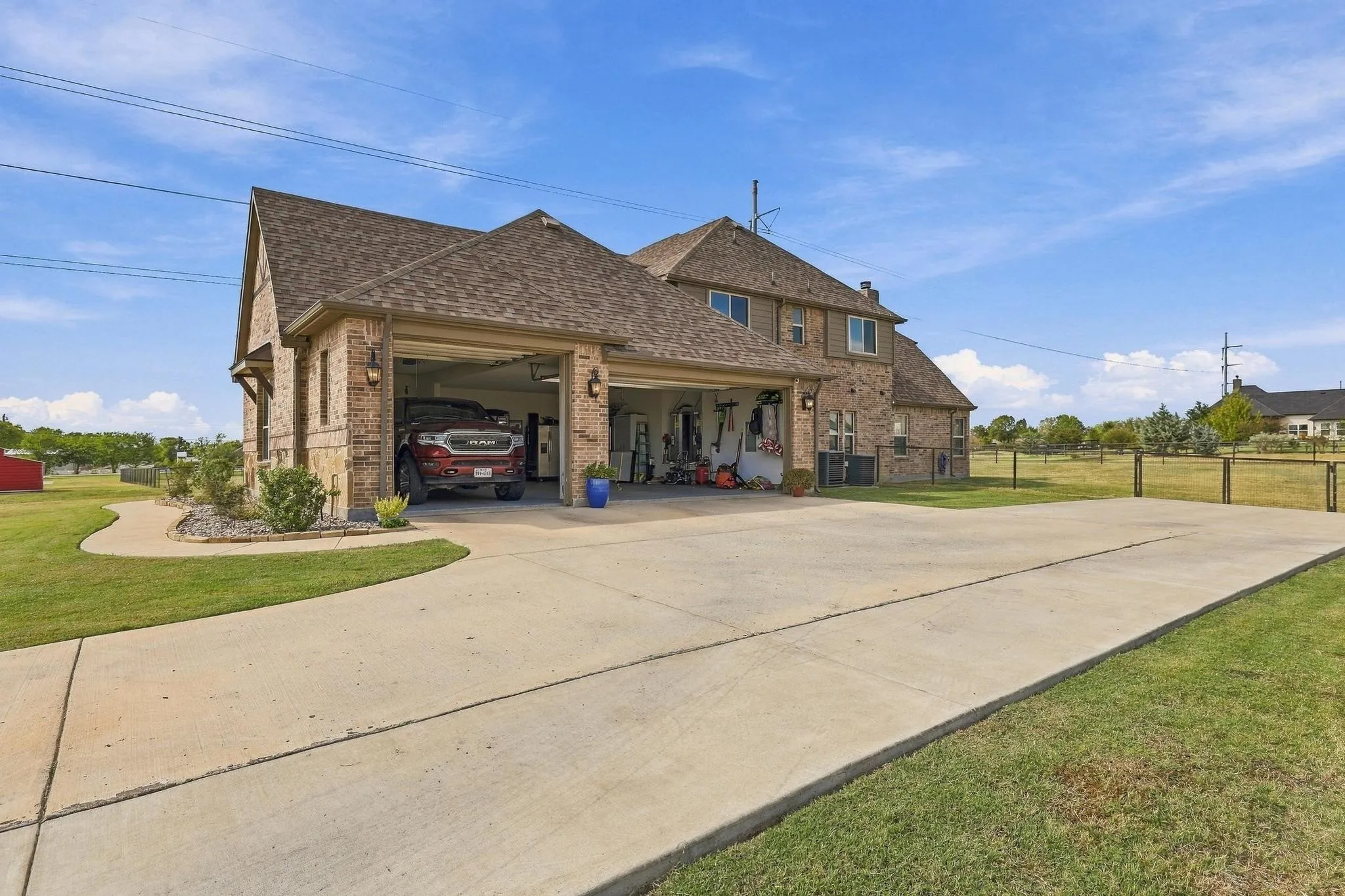 Single Family Residence For Sale in Grayson County , 348 Magnolia Drive, Van Alstyne, Texas 75495, 5 Bedroom, 4 Bathroom, 6 Garage spaces, 3,630 Sqft, built in 2021, mls#21399364, Real Estate Agent in Van Alstyne, Homes For Sale in Grayson county, Homes For Sale in Van Alstyne, Realtor in Van Alstyne Texas, Real Estate Brokerage Independent Realty Texas, Luminita Cordes Realtor