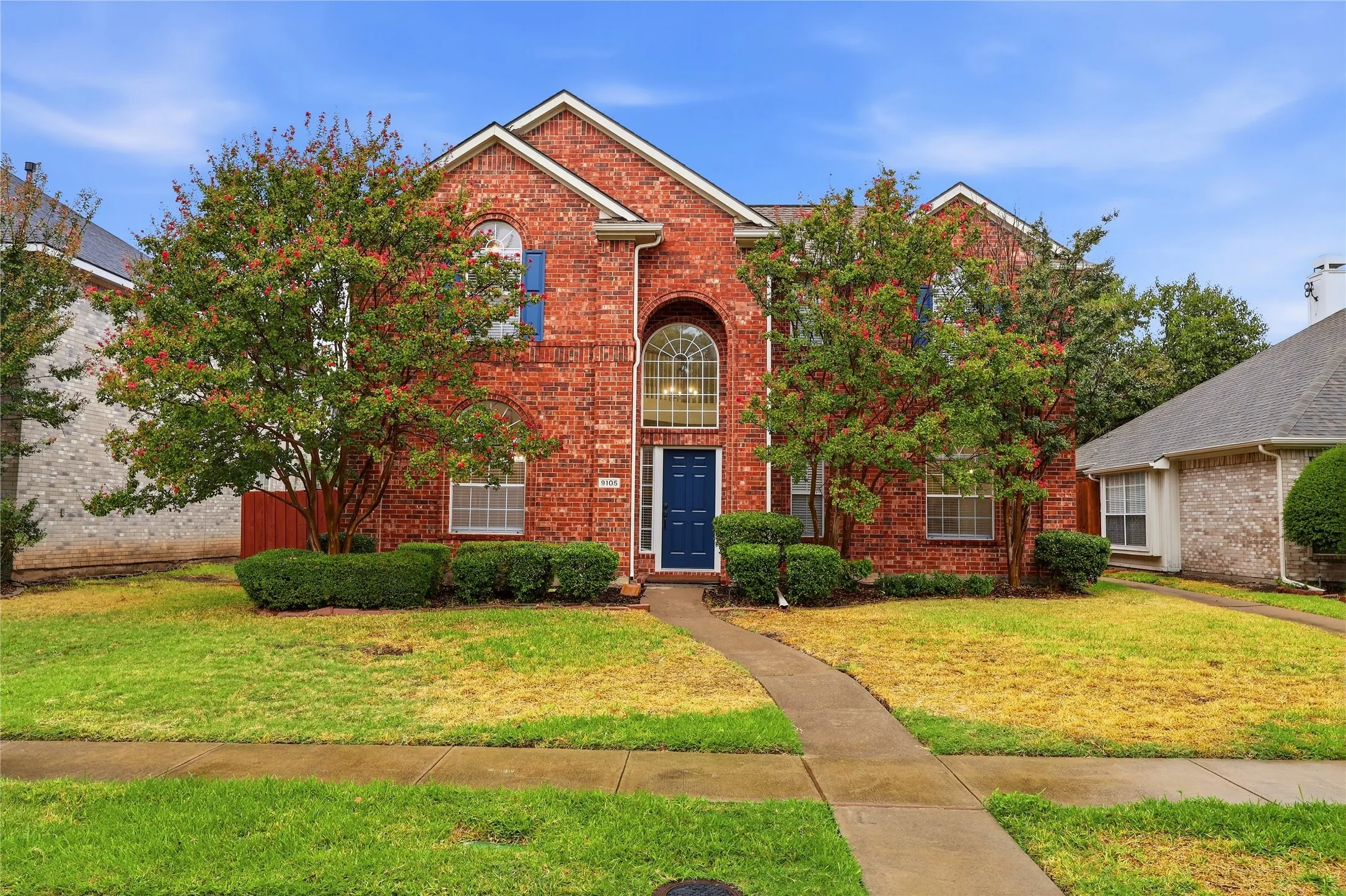 Single Family Residence For Sale in Collin County , 9105 Norman Drive, Plano, Texas 75025, 3 Bedroom, 3 Bathroom, 2 Garage spaces, 1,917 Sqft, built in 1998, mls#21398016, Real Estate Agent in Plano, Homes For Sale in Collin county, Homes For Sale in Plano, Realtor in Plano Texas, Real Estate Brokerage Independent Realty Texas, Luminita Cordes Realtor