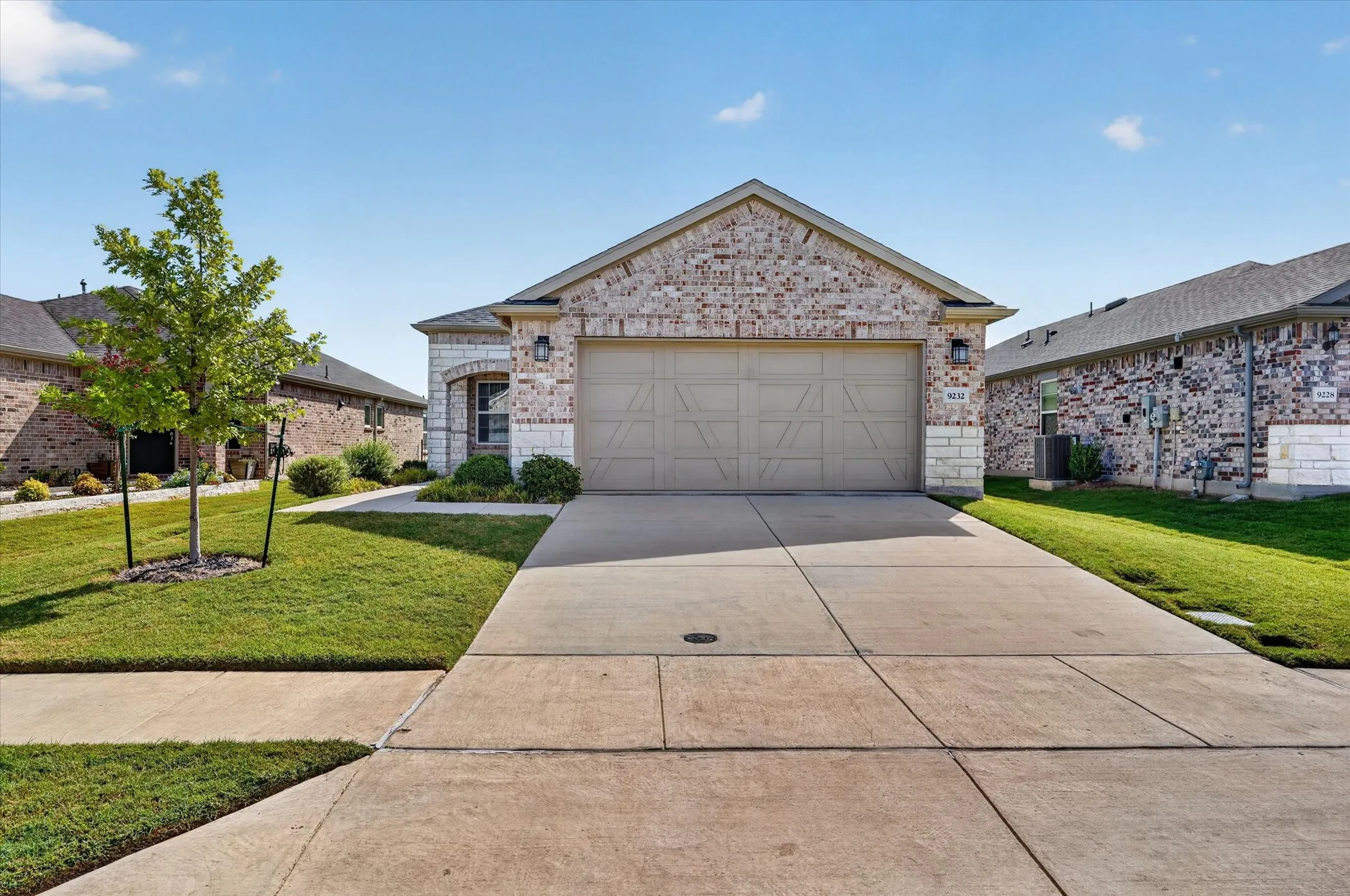 Single Family Residence For Sale in Collin County , 9232 Riverlight Road, Mc Kinney, Texas 75071, 2 Bedroom, 2 Bathroom, 2 Garage spaces, 1,550 Sqft, built in 2023, mls#21401478, Real Estate Agent in Mc Kinney, Homes For Sale in Collin county, Homes For Sale in Mc Kinney, Realtor in Mc Kinney Texas, Real Estate Brokerage Independent Realty Texas, Luminita Cordes Realtor