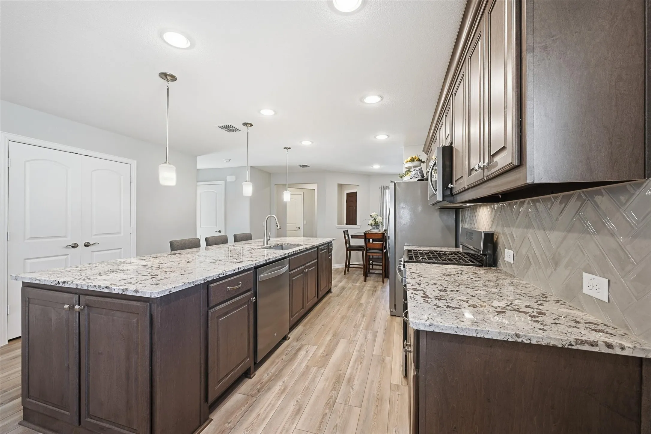 Single Family Residence For Sale in Collin County , 9232 Riverlight Road, Mc Kinney, Texas 75071, 2 Bedroom, 2 Bathroom, 2 Garage spaces, 1,550 Sqft, built in 2023, mls#21401478, Real Estate Agent in Mc Kinney, Homes For Sale in Collin county, Homes For Sale in Mc Kinney, Realtor in Mc Kinney Texas, Real Estate Brokerage Independent Realty Texas, Luminita Cordes Realtor