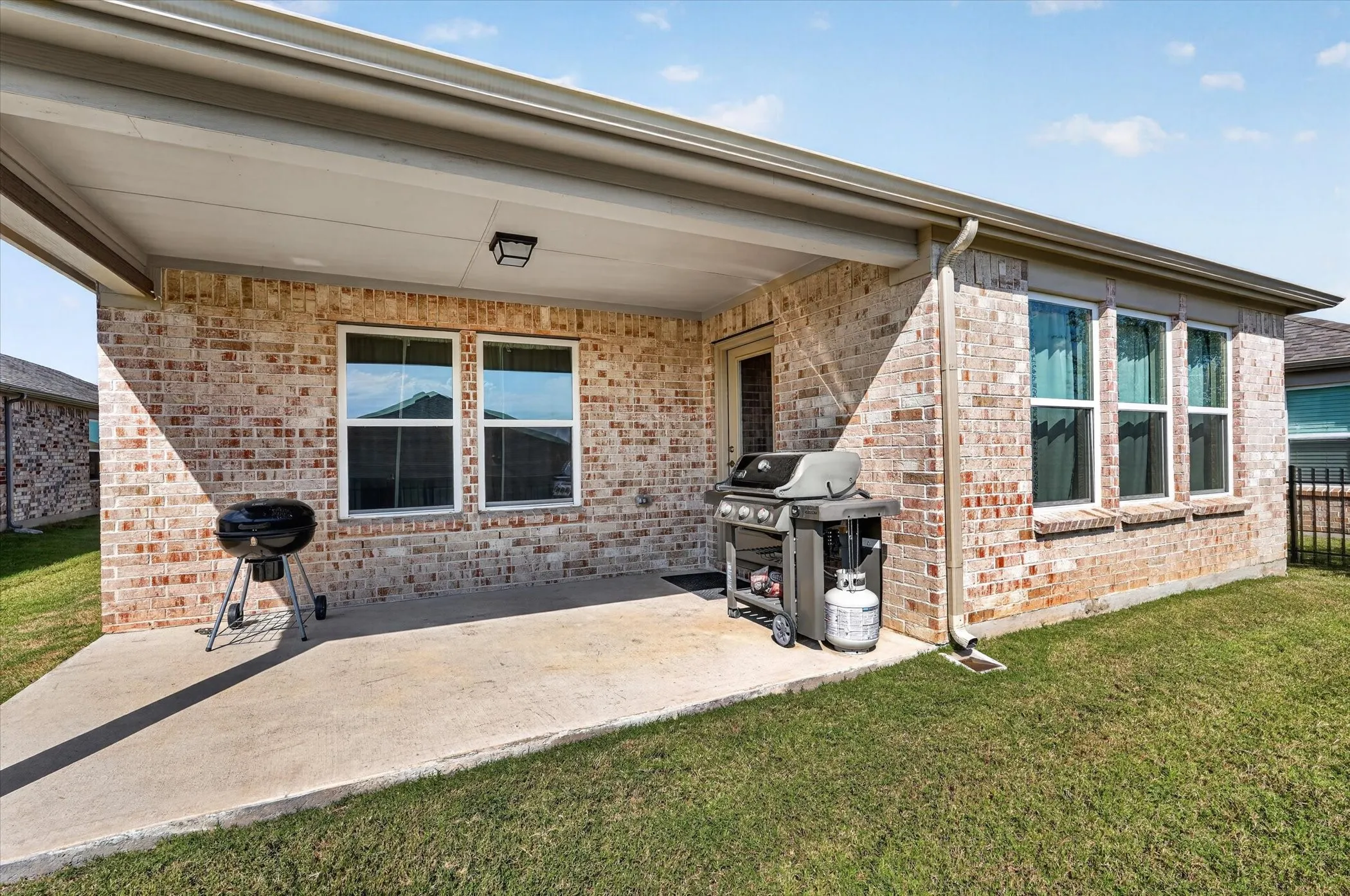 Single Family Residence For Sale in Collin County , 9232 Riverlight Road, Mc Kinney, Texas 75071, 2 Bedroom, 2 Bathroom, 2 Garage spaces, 1,550 Sqft, built in 2023, mls#21401478, Real Estate Agent in Mc Kinney, Homes For Sale in Collin county, Homes For Sale in Mc Kinney, Realtor in Mc Kinney Texas, Real Estate Brokerage Independent Realty Texas, Luminita Cordes Realtor