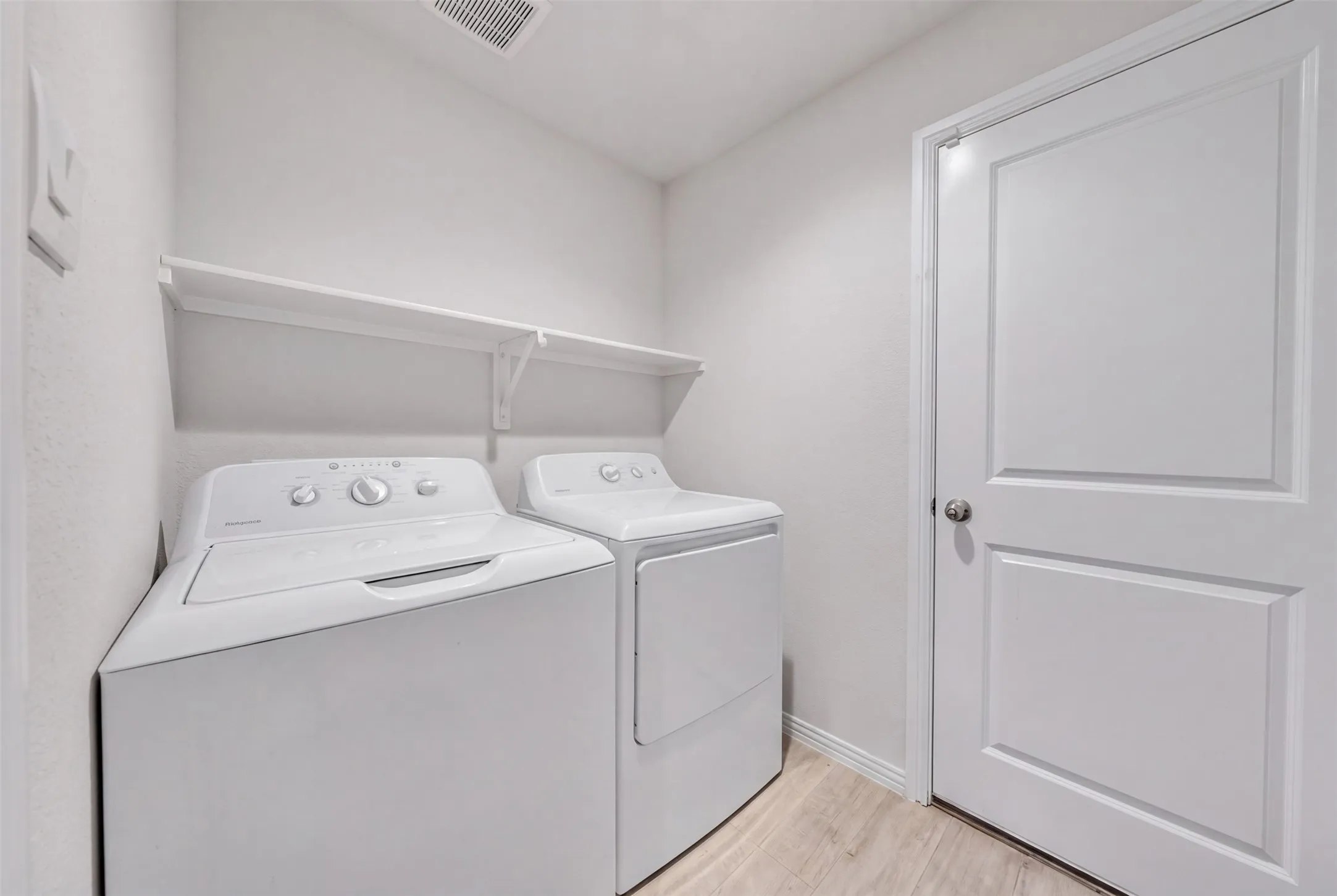 Single Family Residence For Sale in Tarrant County , 8817 Playmoor Drive, Fort Worth, Texas 76131, 3 Bedroom, 2 Bathroom, 2 Garage spaces, 1,488 Sqft, built in 2024, mls#21399665, Real Estate Agent in Fort Worth, Homes For Sale in Tarrant county, Homes For Sale in Fort Worth, Realtor in Fort Worth Texas, Real Estate Brokerage Independent Realty Texas, Luminita Cordes Realtor