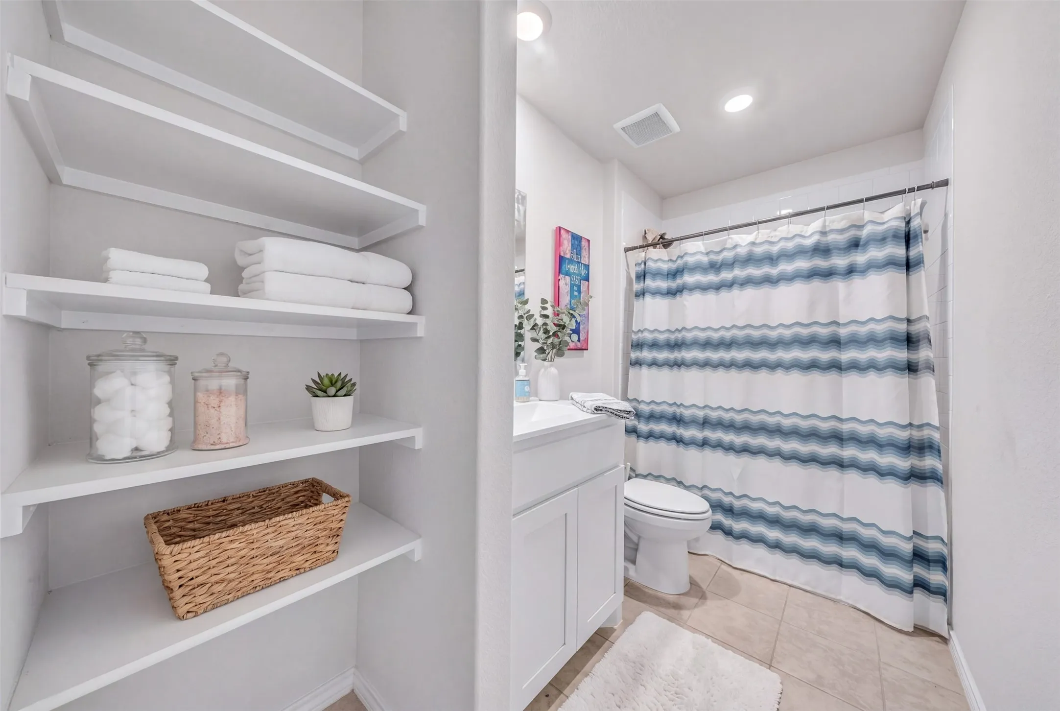 Single Family Residence For Sale in Tarrant County , 8817 Playmoor Drive, Fort Worth, Texas 76131, 3 Bedroom, 2 Bathroom, 2 Garage spaces, 1,488 Sqft, built in 2024, mls#21399665, Real Estate Agent in Fort Worth, Homes For Sale in Tarrant county, Homes For Sale in Fort Worth, Realtor in Fort Worth Texas, Real Estate Brokerage Independent Realty Texas, Luminita Cordes Realtor