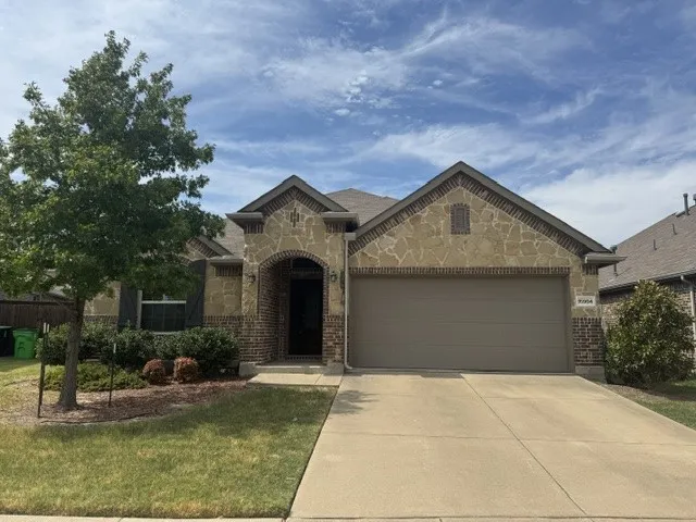 Single Family Residence For Rent in Denton County , 15904 Aquilla Way, Prosper, Texas 75078, 3 Bedroom, 3 Bathroom, 2 Garage spaces, 2,144 Sqft, built in 2017, mls#21401821, Real Estate Agent in Prosper, Homes For Rent in Denton county, Homes For Rent in Prosper, Realtor in Prosper Texas, Real Estate Brokerage Independent Realty Texas, Luminita Cordes Realtor