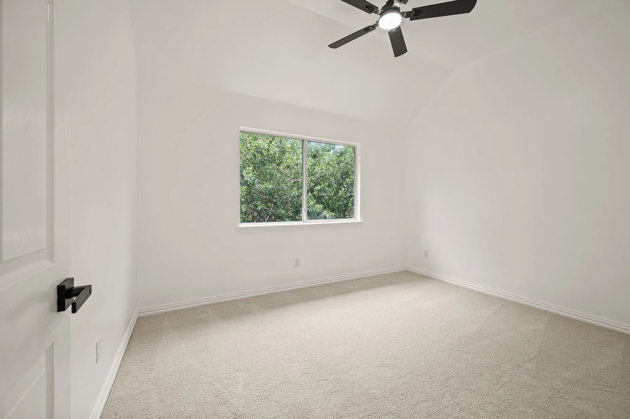 Single Family Residence For Sale in Collin County , 5212 Stone Brooke Crossing, Mc Kinney, Texas 75072, 3 Bedroom, 3 Bathroom, 2 Garage spaces, 2,690 Sqft, built in 2000, mls#21401927, Real Estate Agent in Mc Kinney, Homes For Sale in Collin county, Homes For Sale in Mc Kinney, Realtor in Mc Kinney Texas, Real Estate Brokerage Independent Realty Texas, Luminita Cordes Realtor