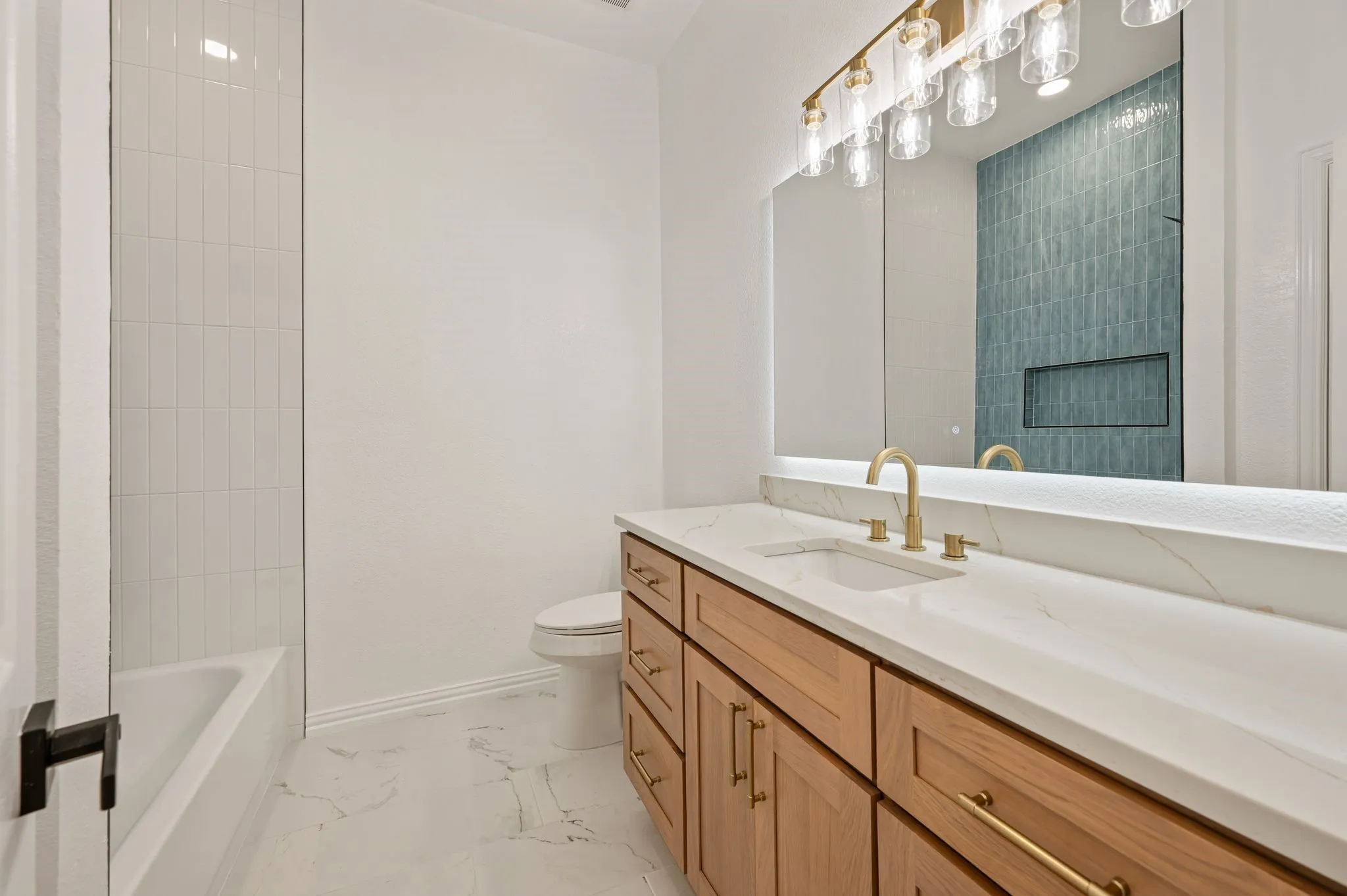 Single Family Residence For Sale in Collin County , 5212 Stone Brooke Crossing, Mc Kinney, Texas 75072, 3 Bedroom, 3 Bathroom, 2 Garage spaces, 2,690 Sqft, built in 2000, mls#21401927, Real Estate Agent in Mc Kinney, Homes For Sale in Collin county, Homes For Sale in Mc Kinney, Realtor in Mc Kinney Texas, Real Estate Brokerage Independent Realty Texas, Luminita Cordes Realtor