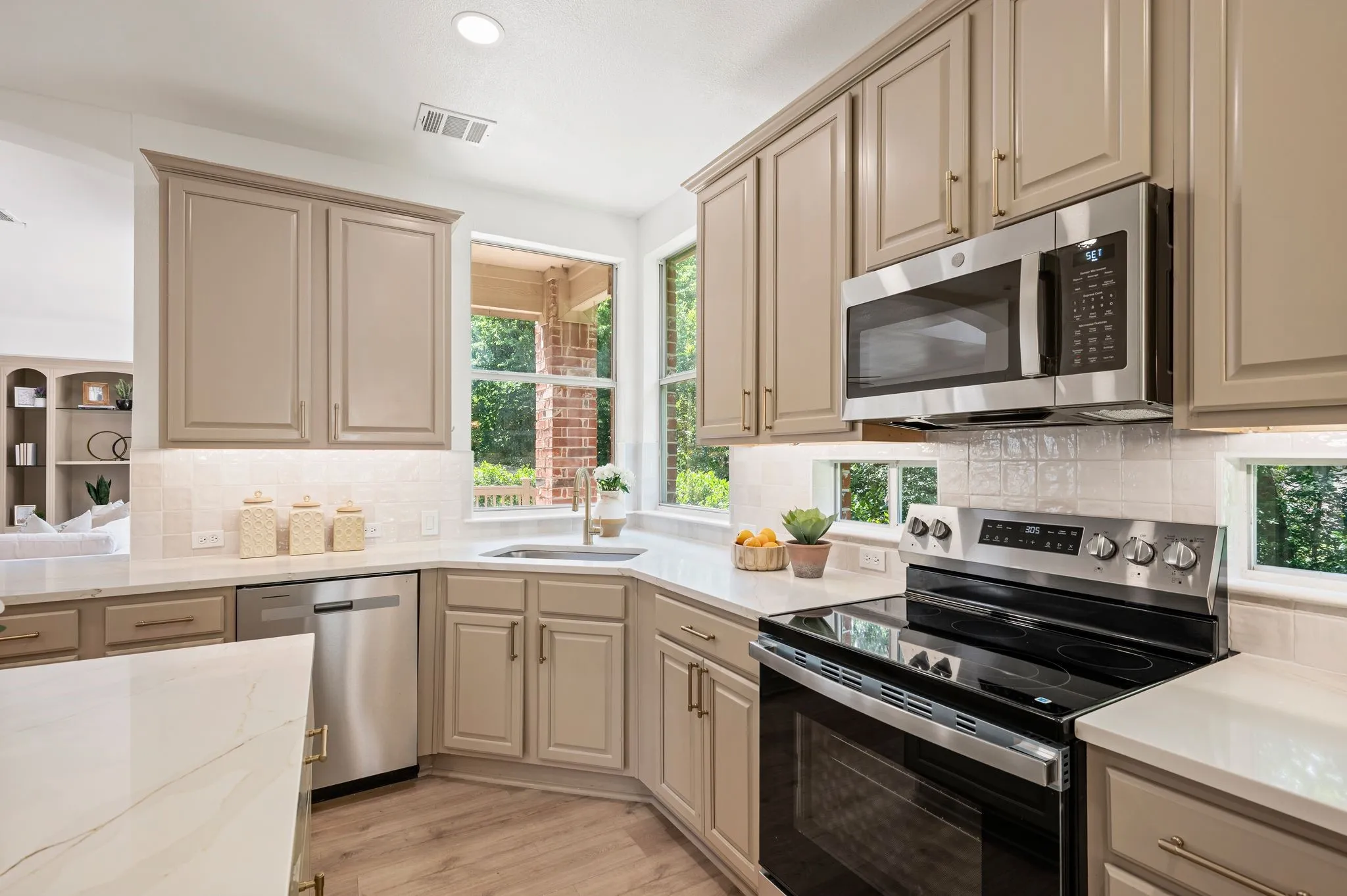 Single Family Residence For Sale in Collin County , 5212 Stone Brooke Crossing, Mc Kinney, Texas 75072, 3 Bedroom, 3 Bathroom, 2 Garage spaces, 2,690 Sqft, built in 2000, mls#21401927, Real Estate Agent in Mc Kinney, Homes For Sale in Collin county, Homes For Sale in Mc Kinney, Realtor in Mc Kinney Texas, Real Estate Brokerage Independent Realty Texas, Luminita Cordes Realtor