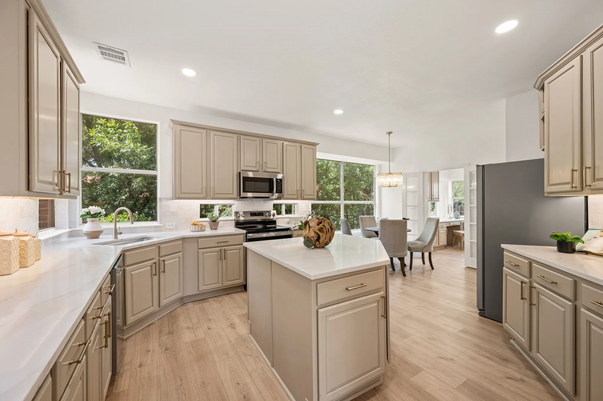Single Family Residence For Sale in Collin County , 5212 Stone Brooke Crossing, Mc Kinney, Texas 75072, 3 Bedroom, 3 Bathroom, 2 Garage spaces, 2,690 Sqft, built in 2000, mls#21401927, Real Estate Agent in Mc Kinney, Homes For Sale in Collin county, Homes For Sale in Mc Kinney, Realtor in Mc Kinney Texas, Real Estate Brokerage Independent Realty Texas, Luminita Cordes Realtor