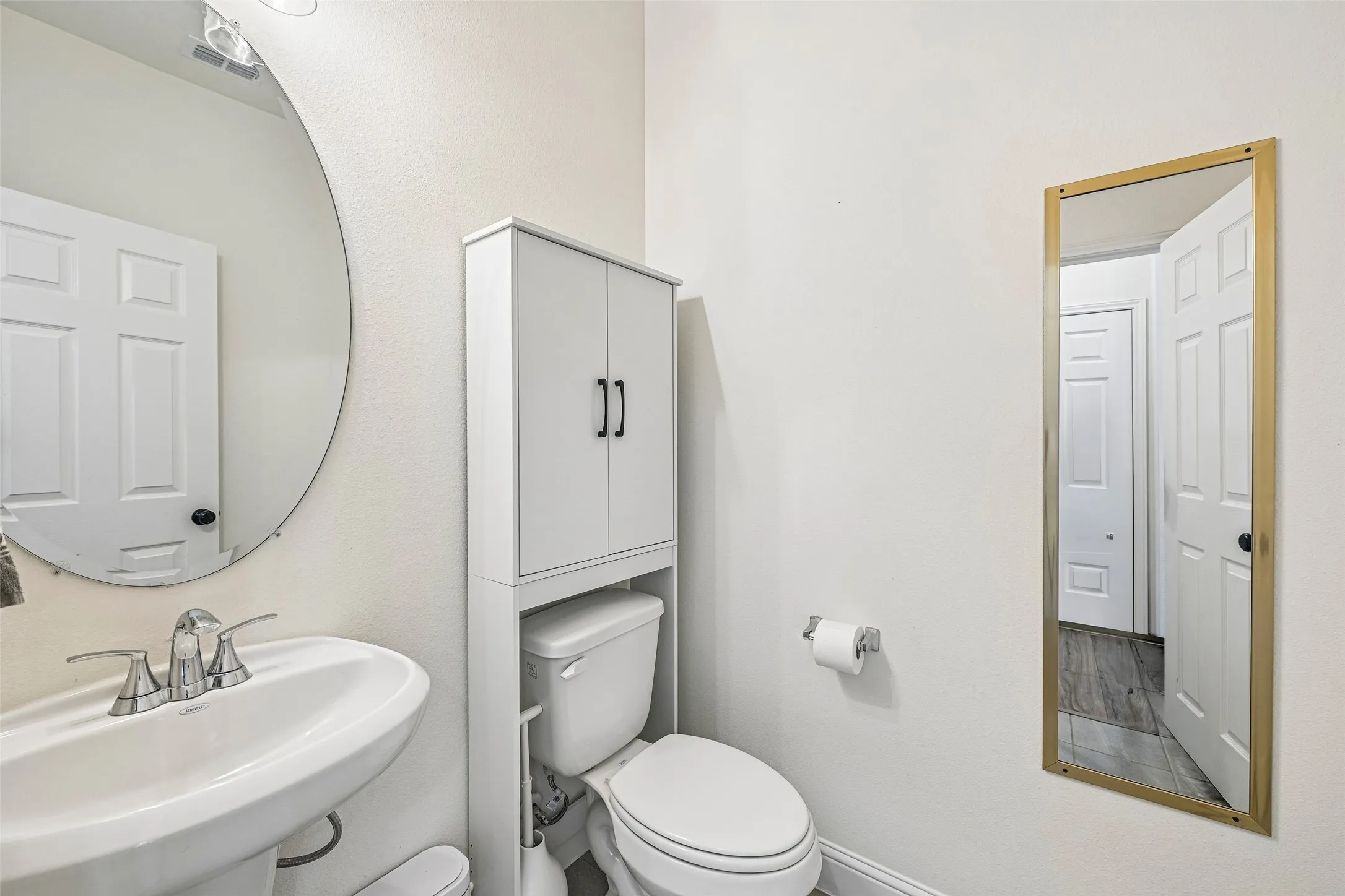 Single Family Residence For Rent in Dallas County , 721 Saint Lawrence Drive, Seagoville, Texas 75159, 3 Bedroom, 3 Bathroom, 2 Garage spaces, 2,752 Sqft, built in 2025, mls#21401917, Real Estate Agent in Seagoville, Homes For Rent in Dallas county, Homes For Rent in Seagoville, Realtor in Seagoville Texas, Real Estate Brokerage Independent Realty Texas, Luminita Cordes Realtor